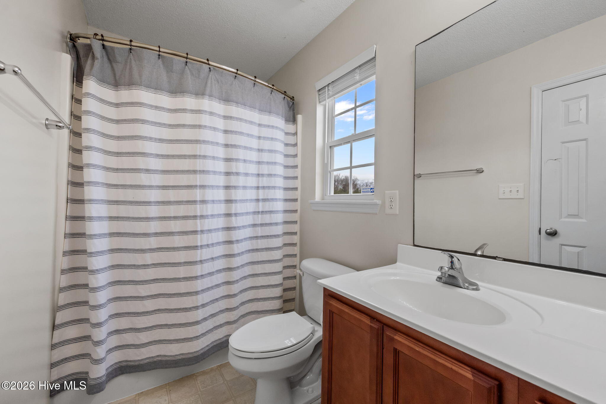 100547343 | Photo 27