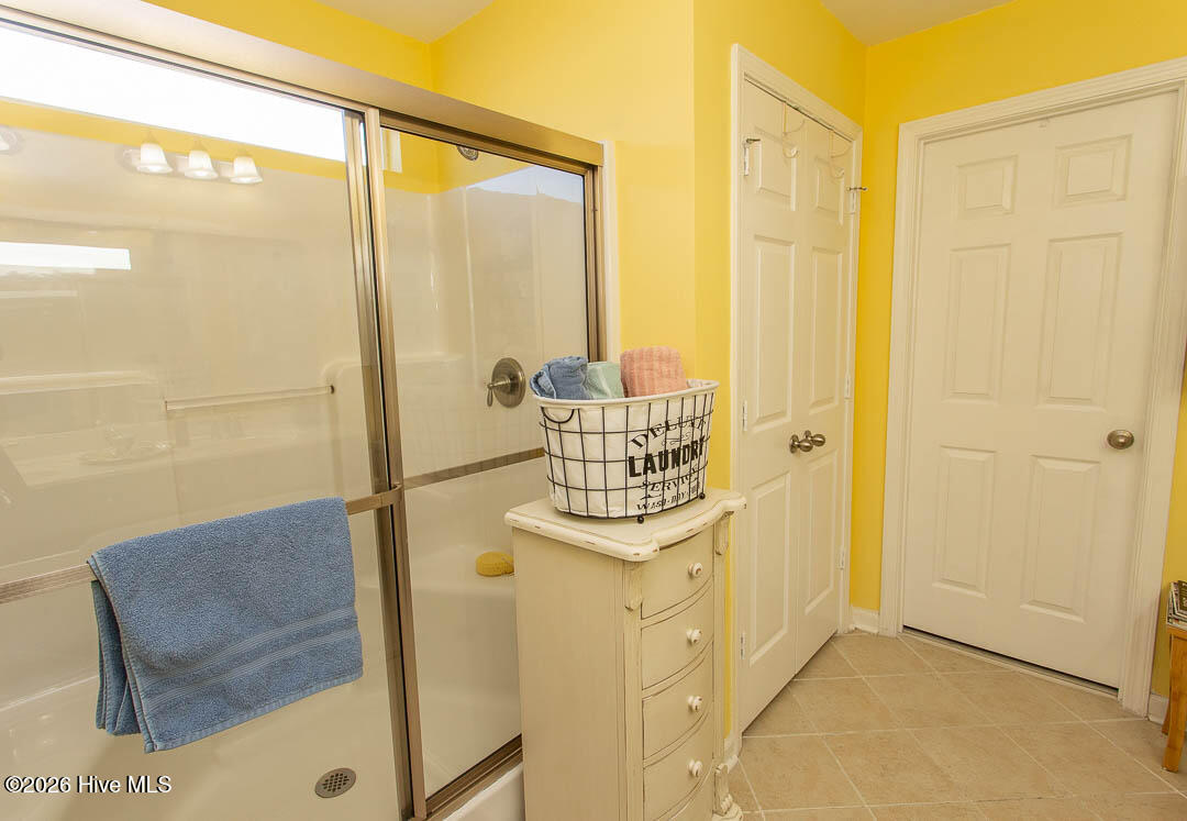 100554987 | Photo 24