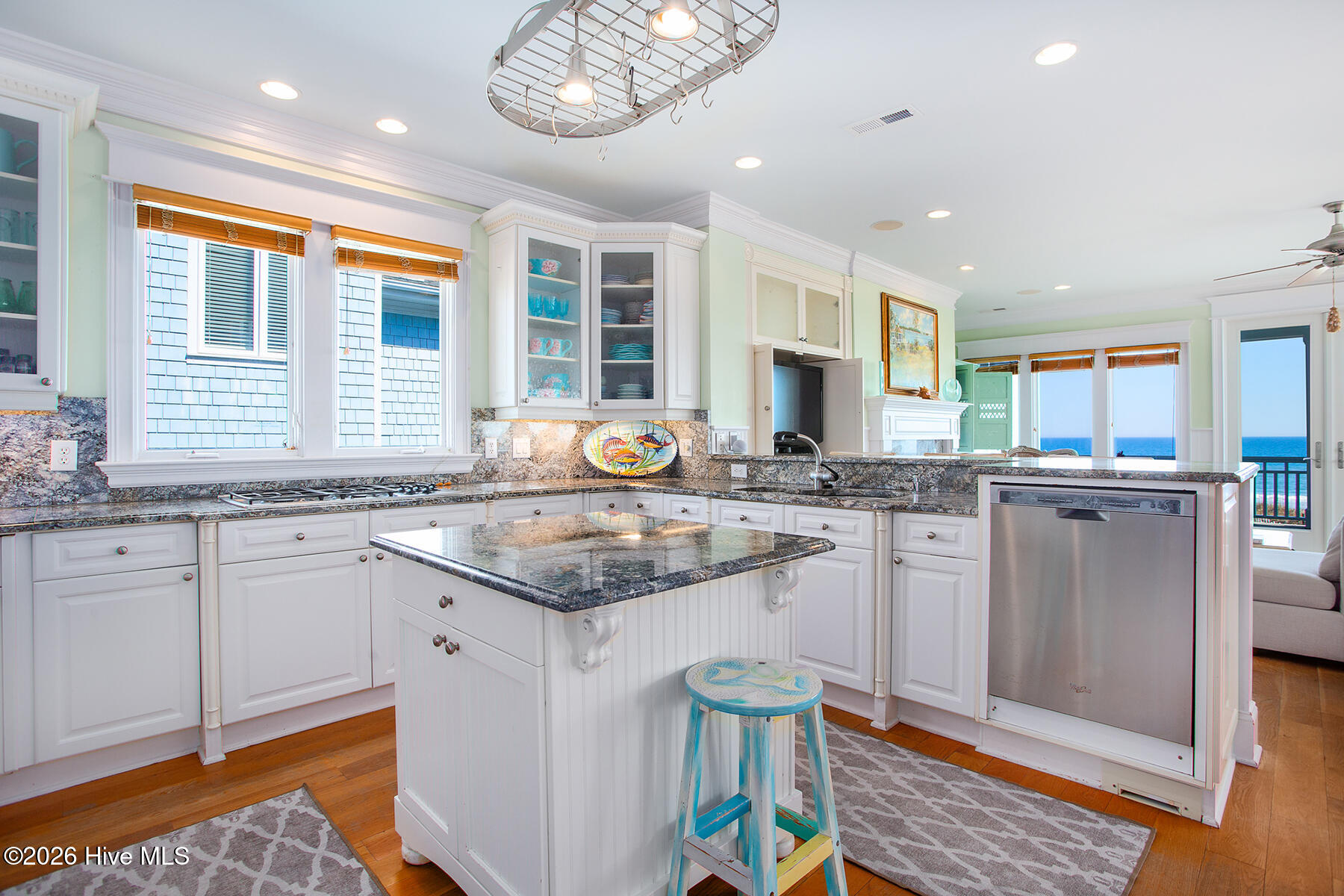 100559523 | Photo 18