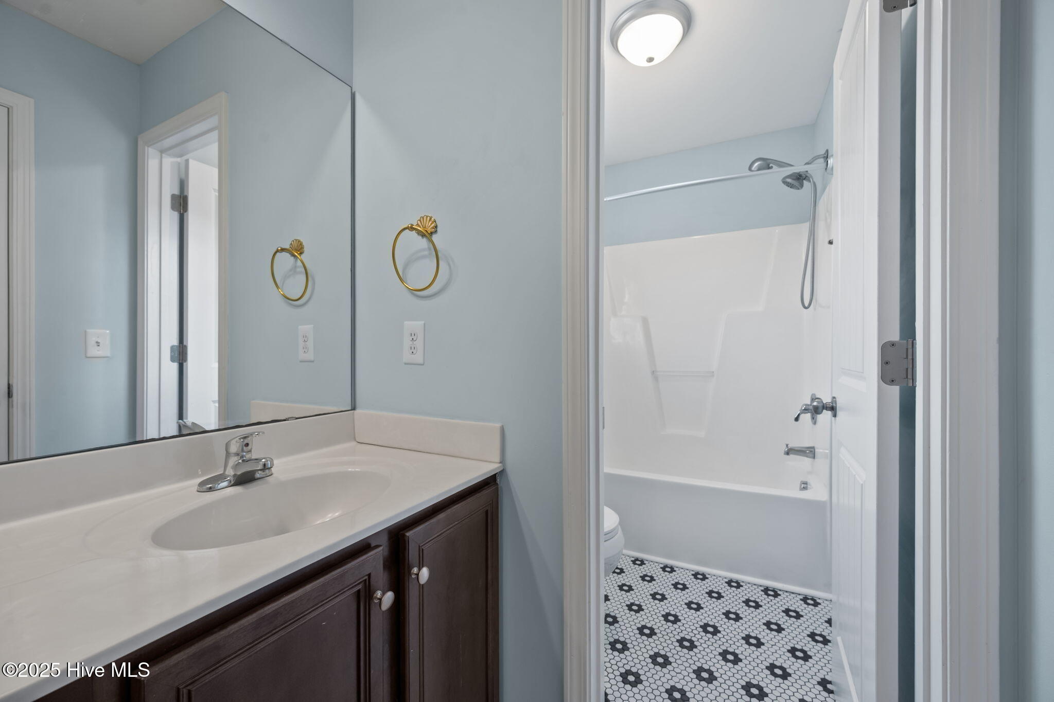 100540961 | Photo 21