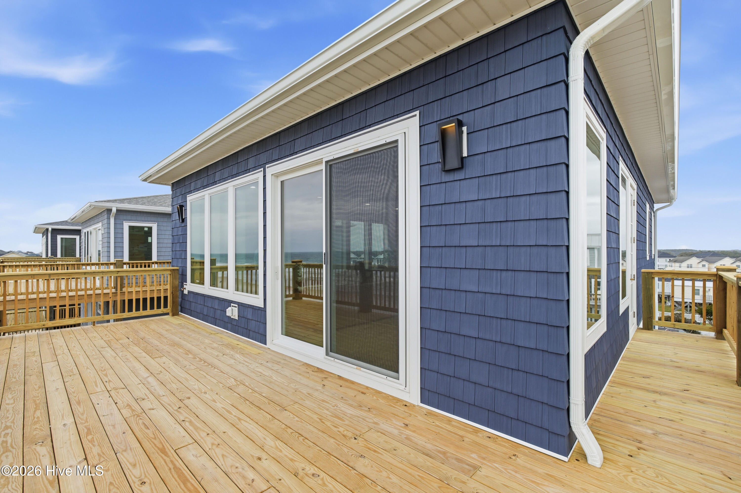 100508019 | Photo 24