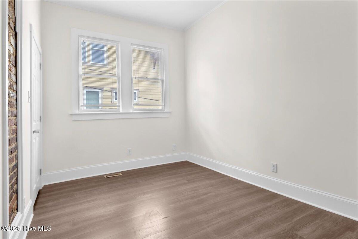 100525423 | Photo 38