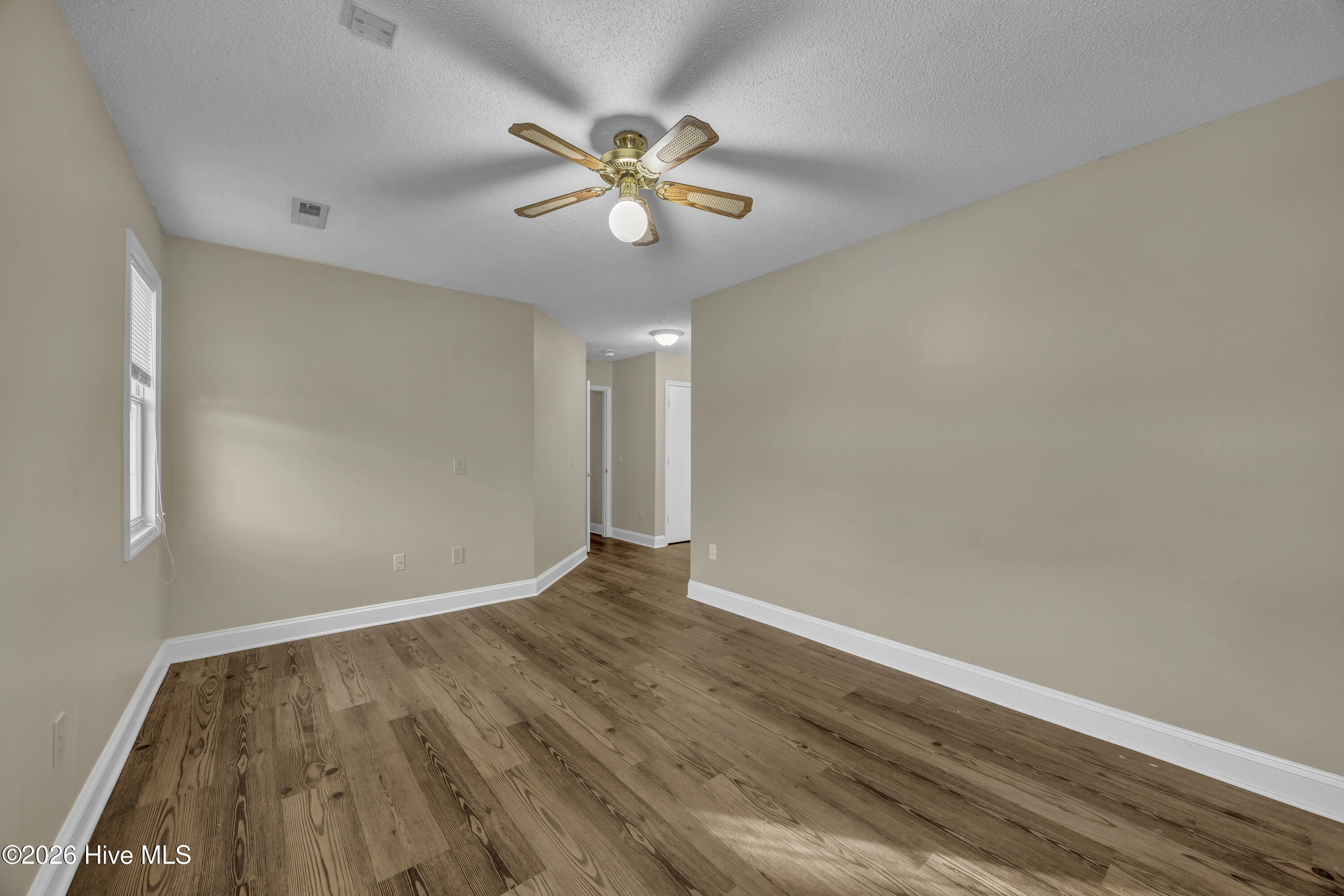 100543964 | Photo 19