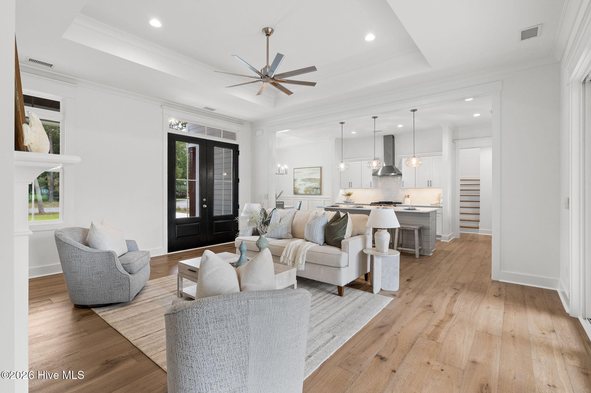 100569170 | Photo 11