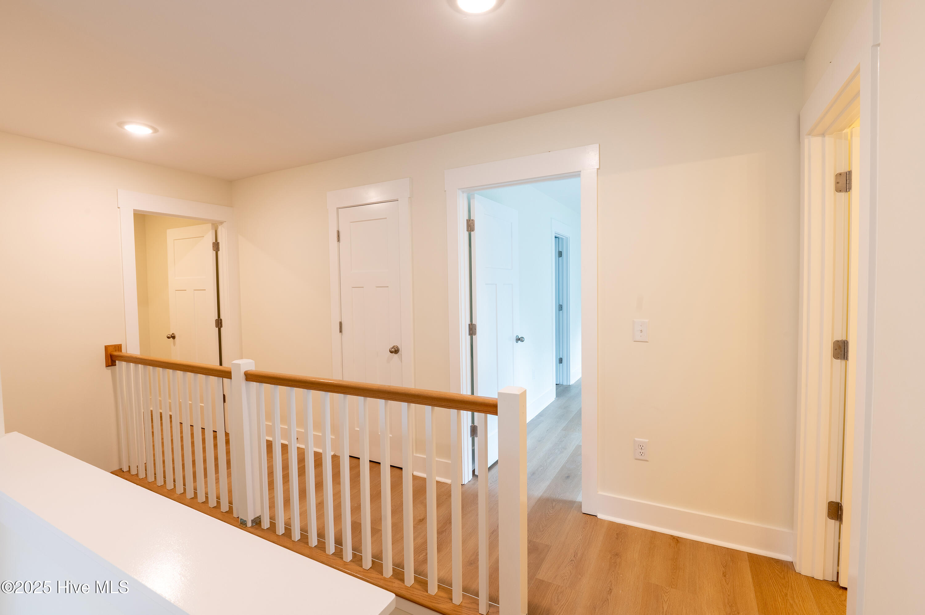 100518450 | Photo 27