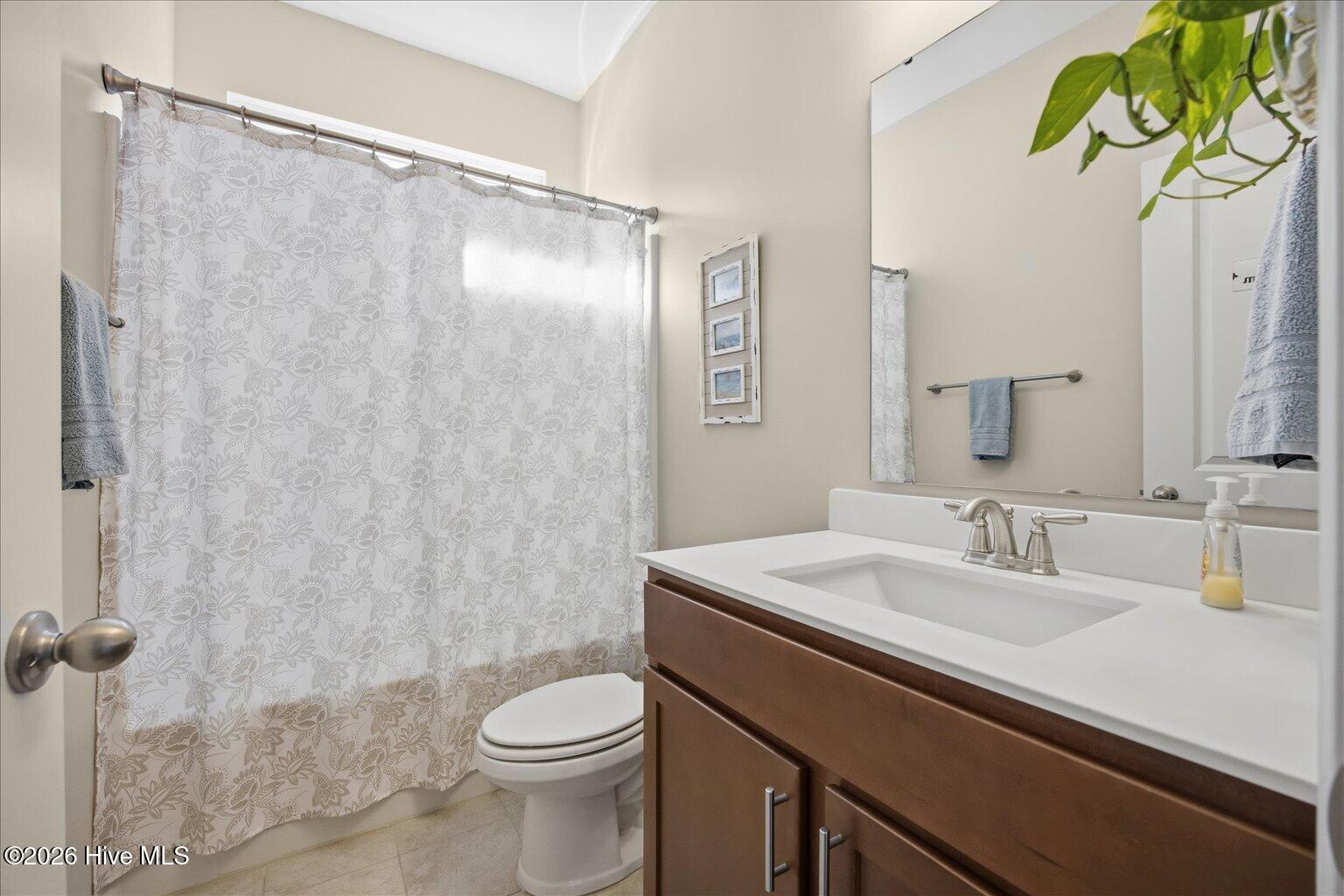 100561084 | Photo 23