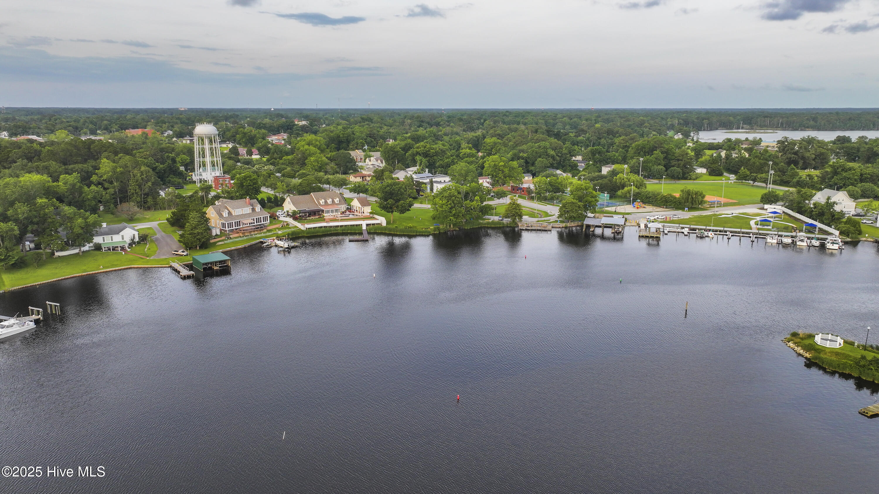 100515842 | Photo 24