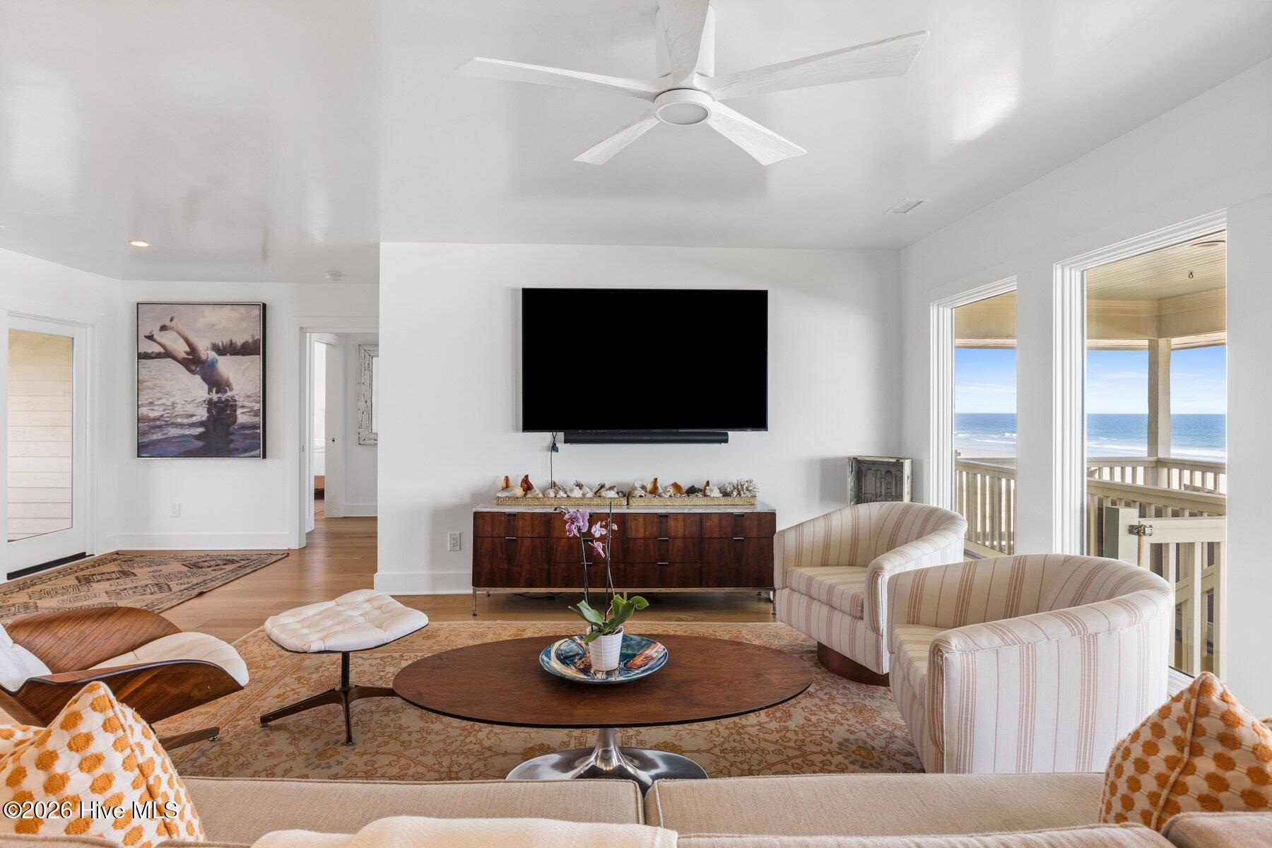 100560851 | Photo 29