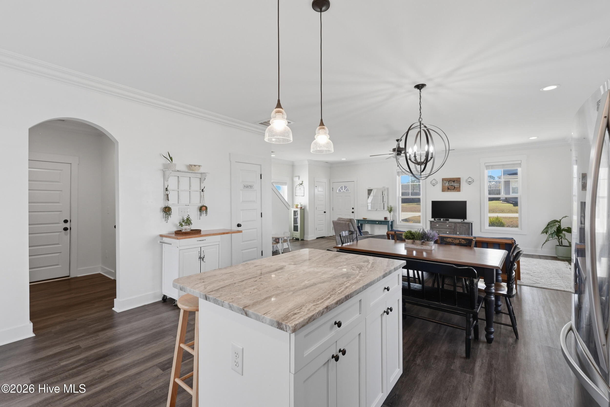 100562917 | Photo 23