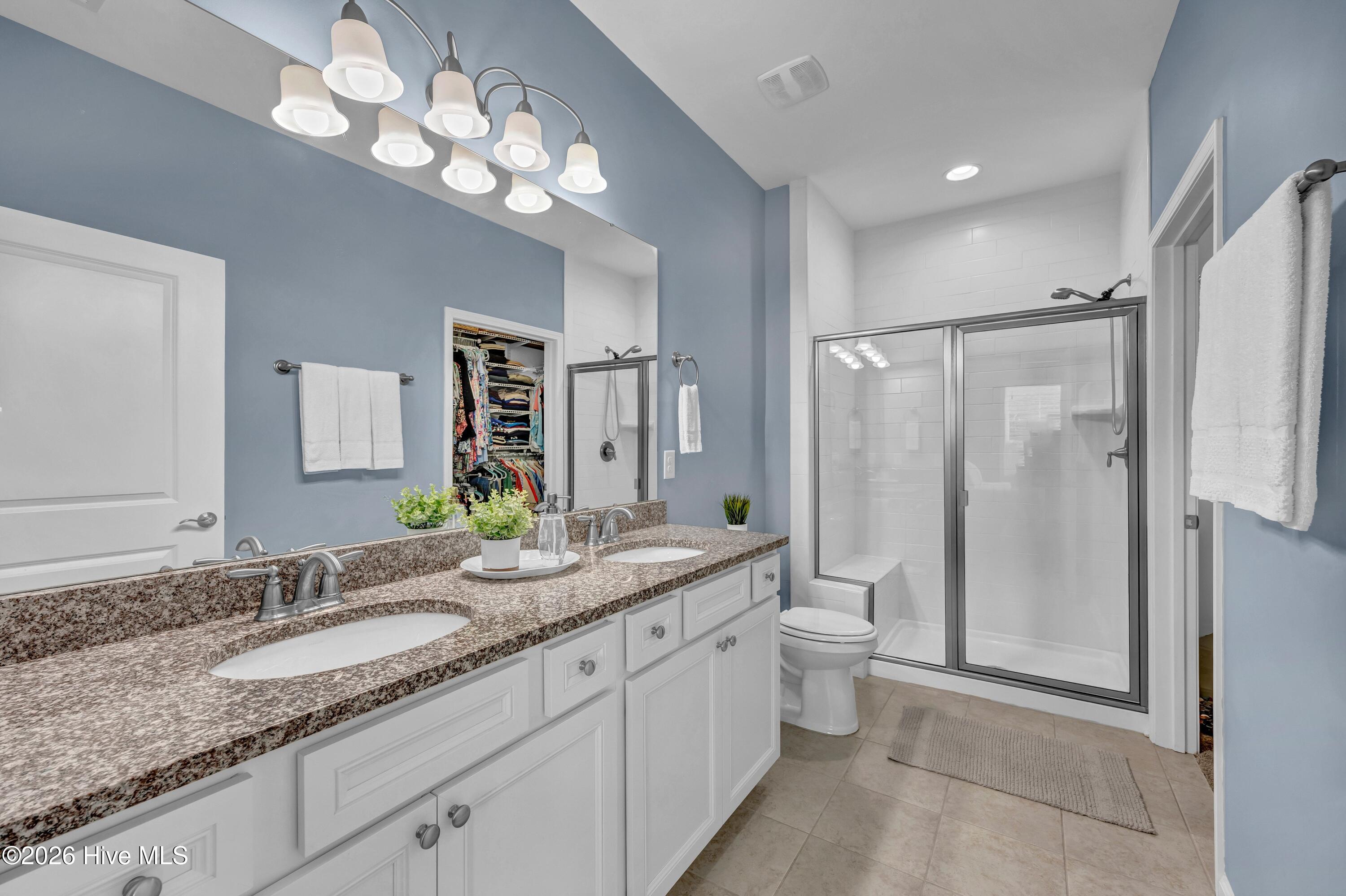 100553140 | Photo 19