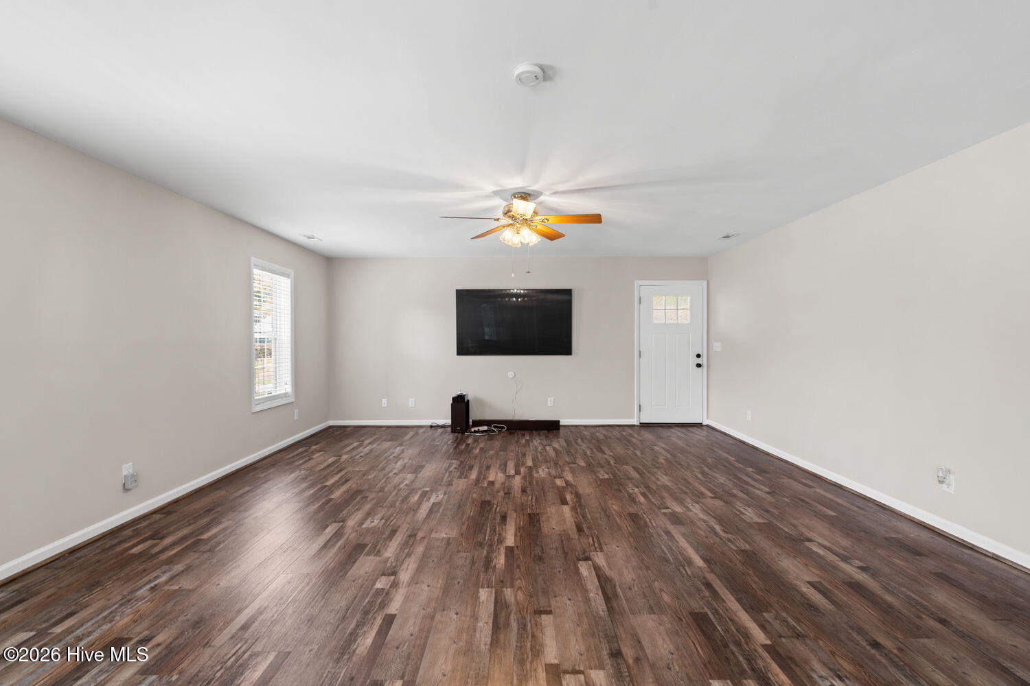 100565093 | Photo 34