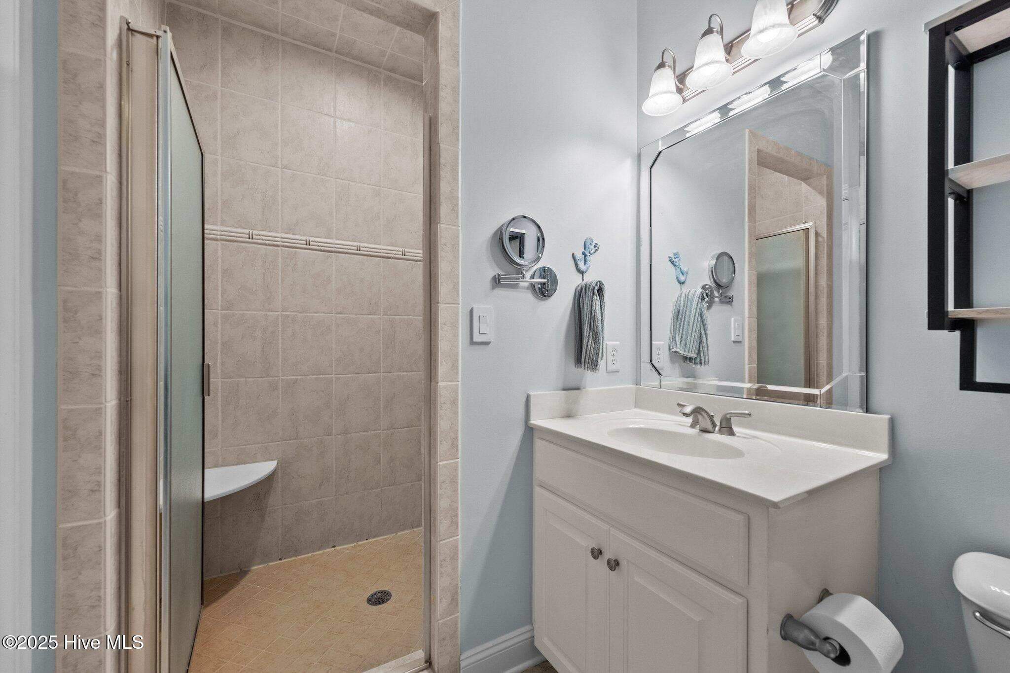 100531222 | Photo 13