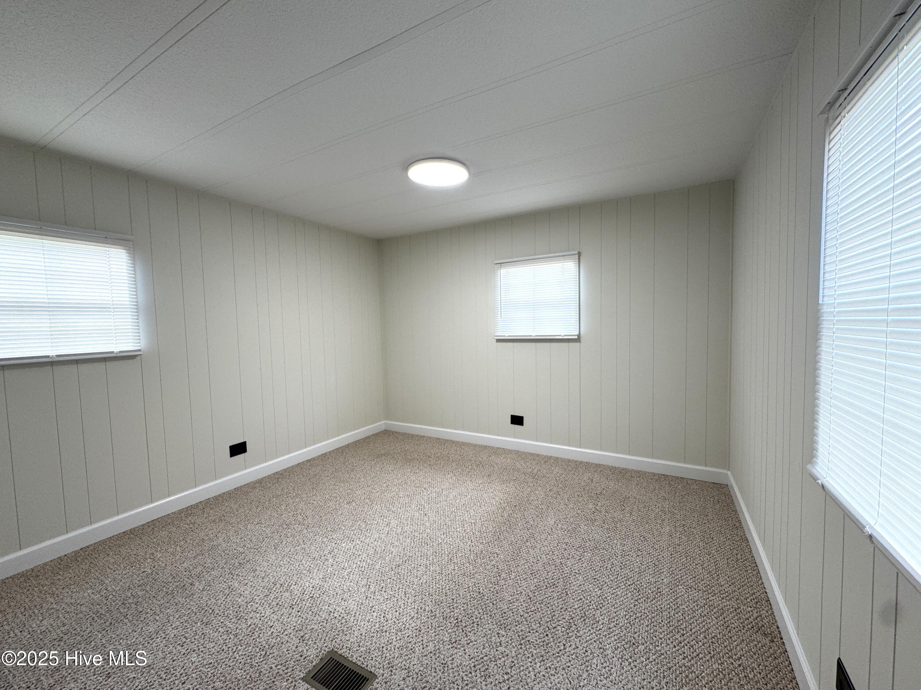 100543974 | Photo 14