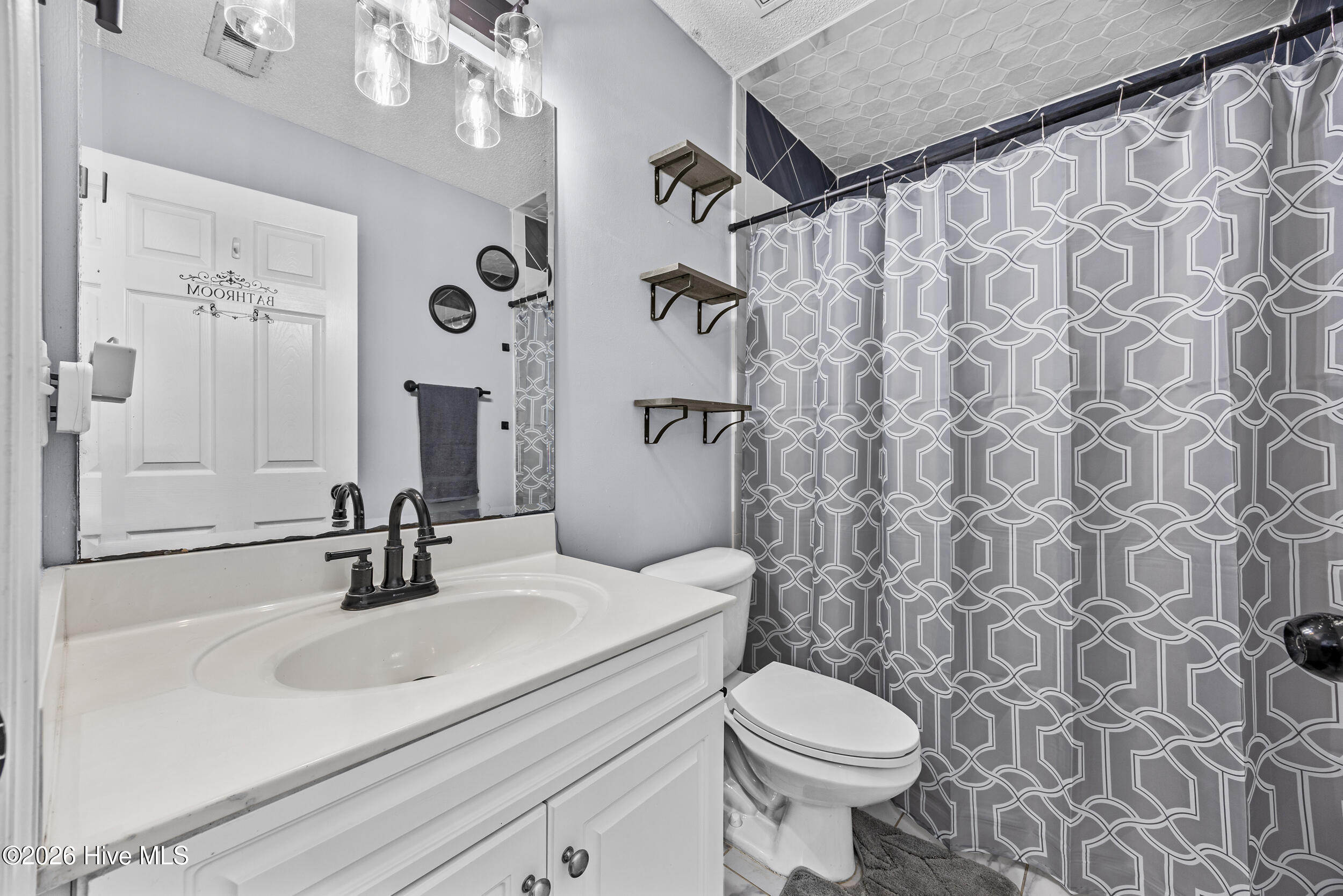 100553146 | Photo 22