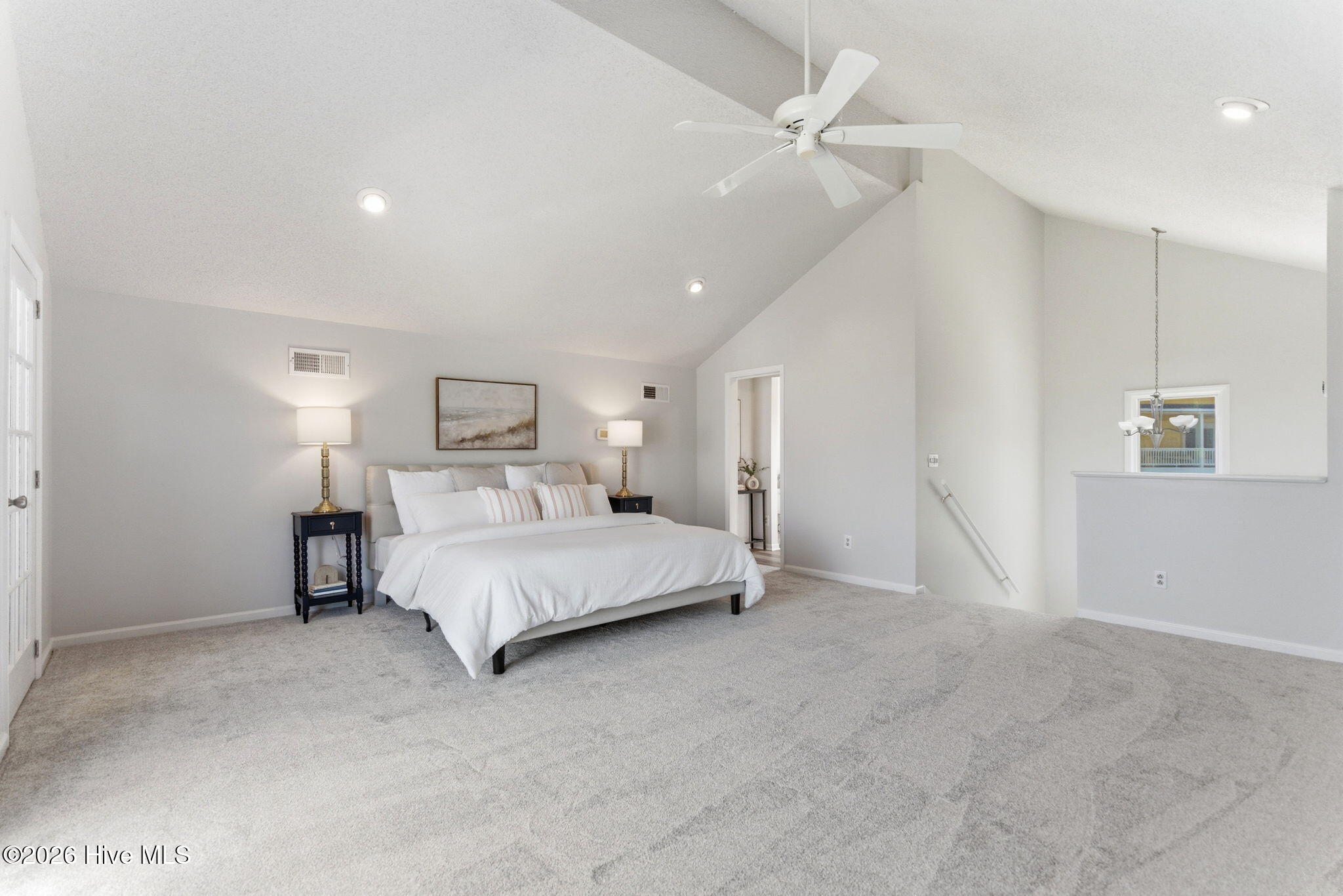 100569550 | Photo 16