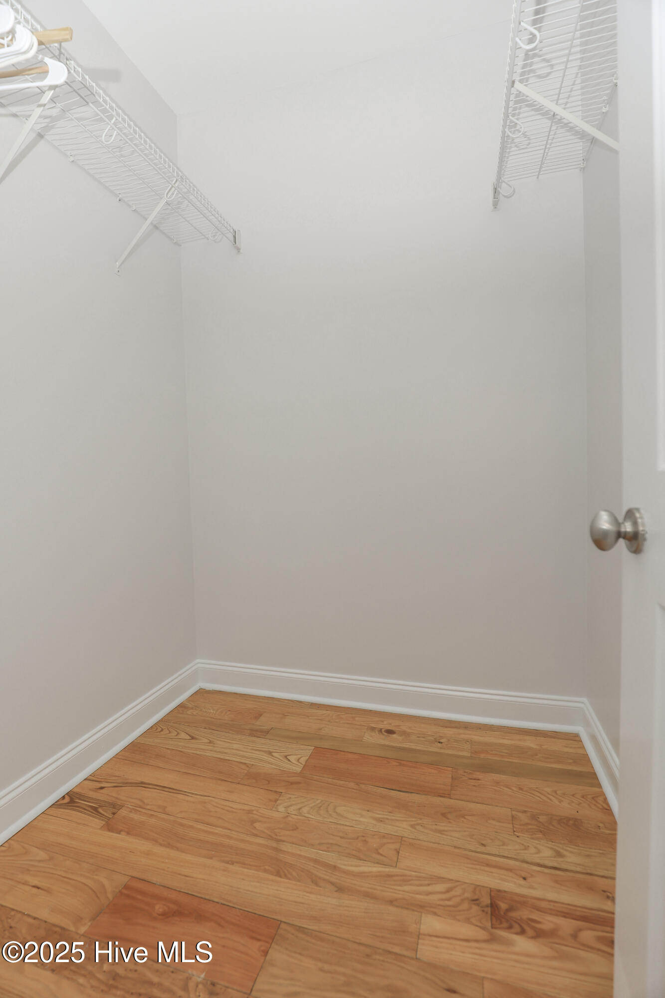 100530782 | Photo 35