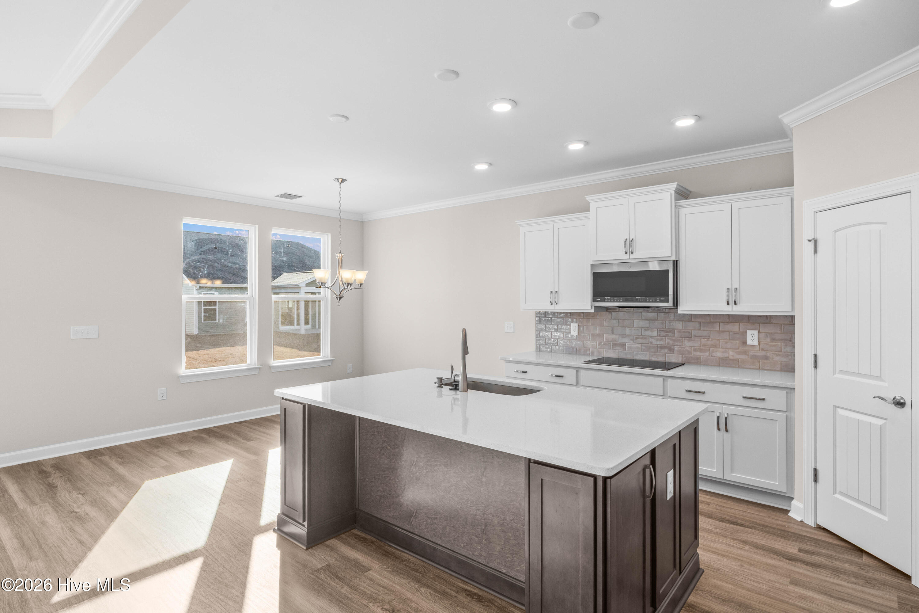 100493407 | Photo 13