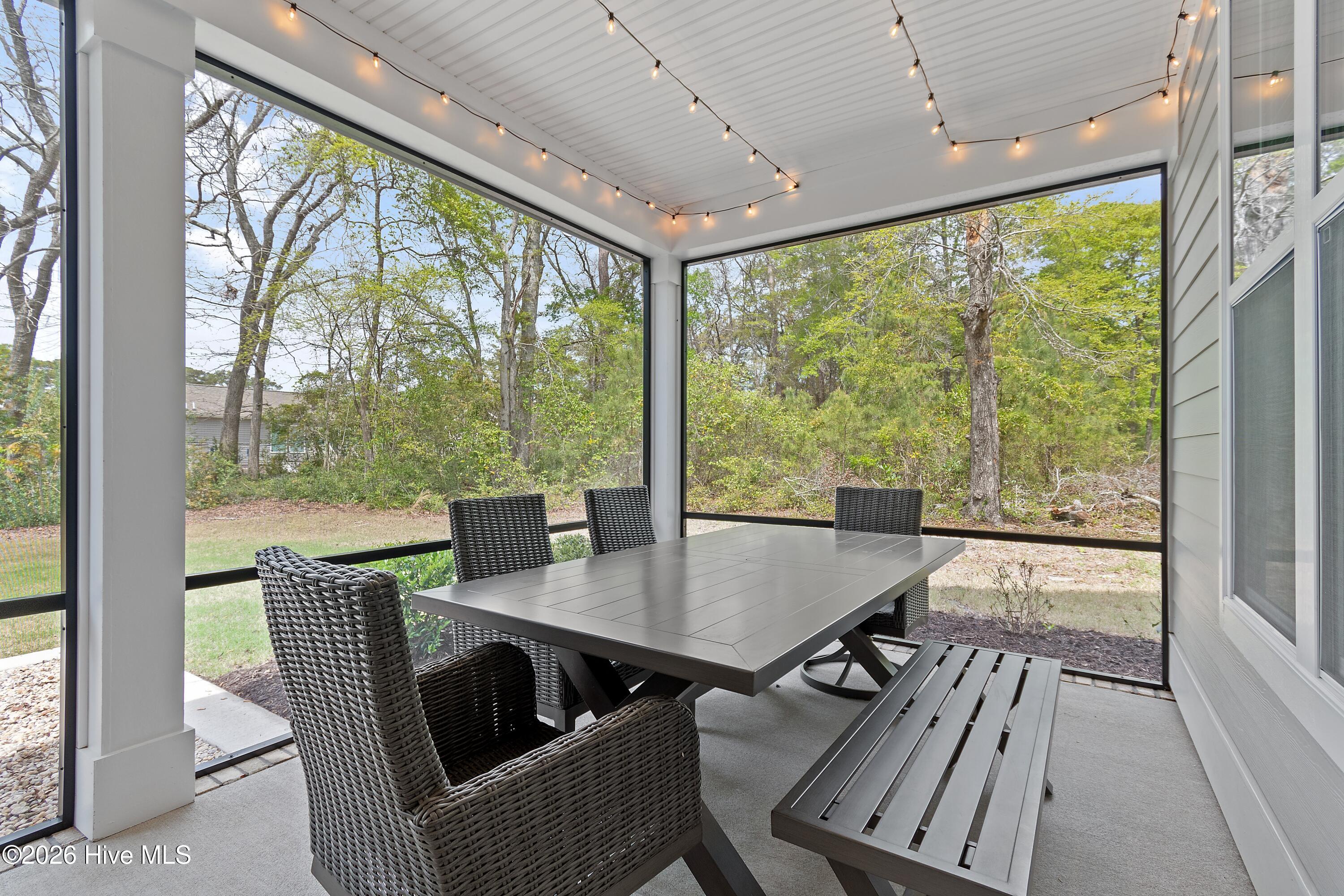 100565017 | Photo 25