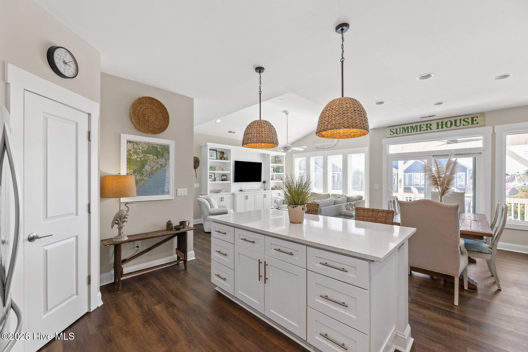 100555892 | Photo 10