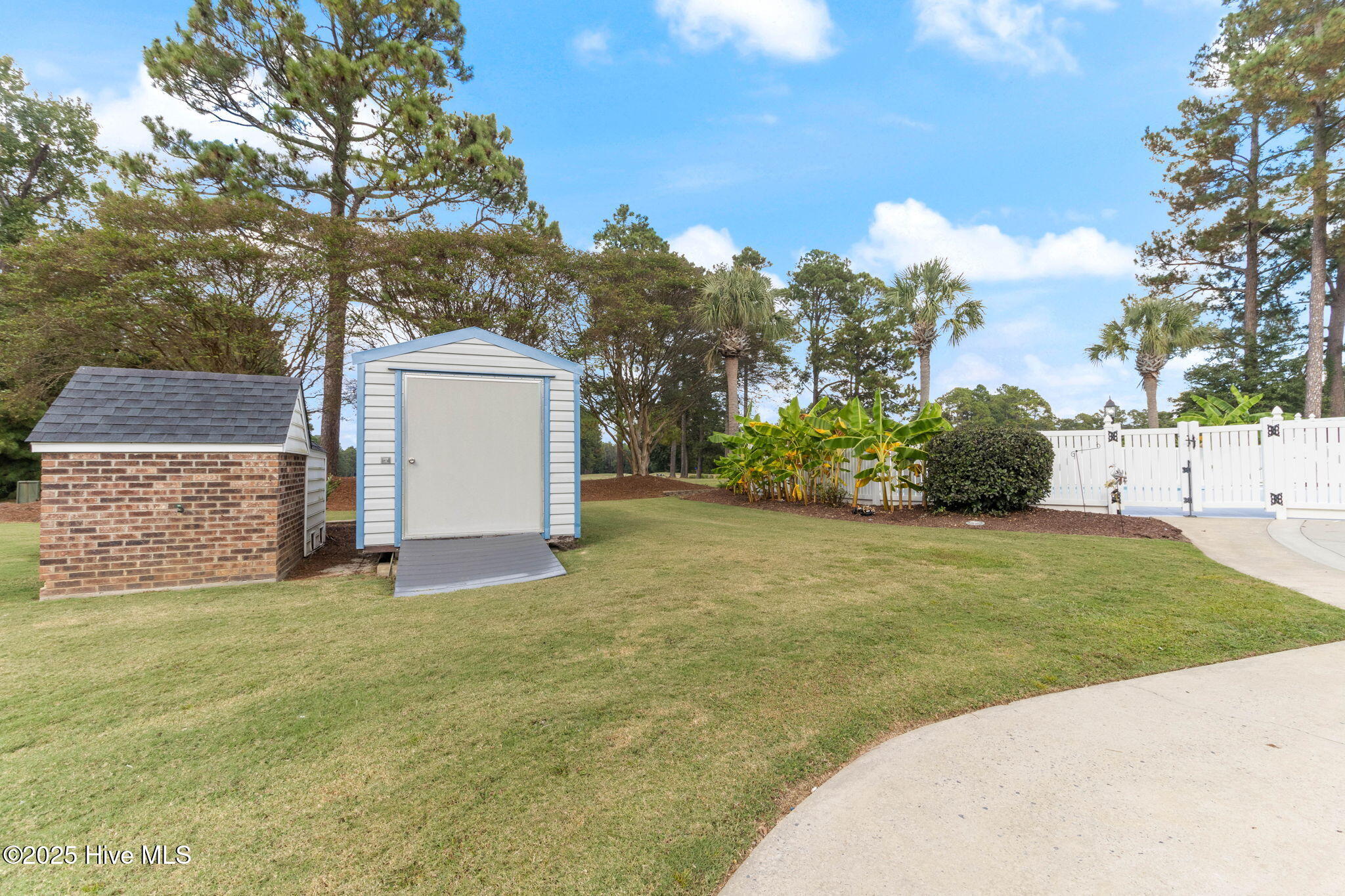 100533905 | Photo 47