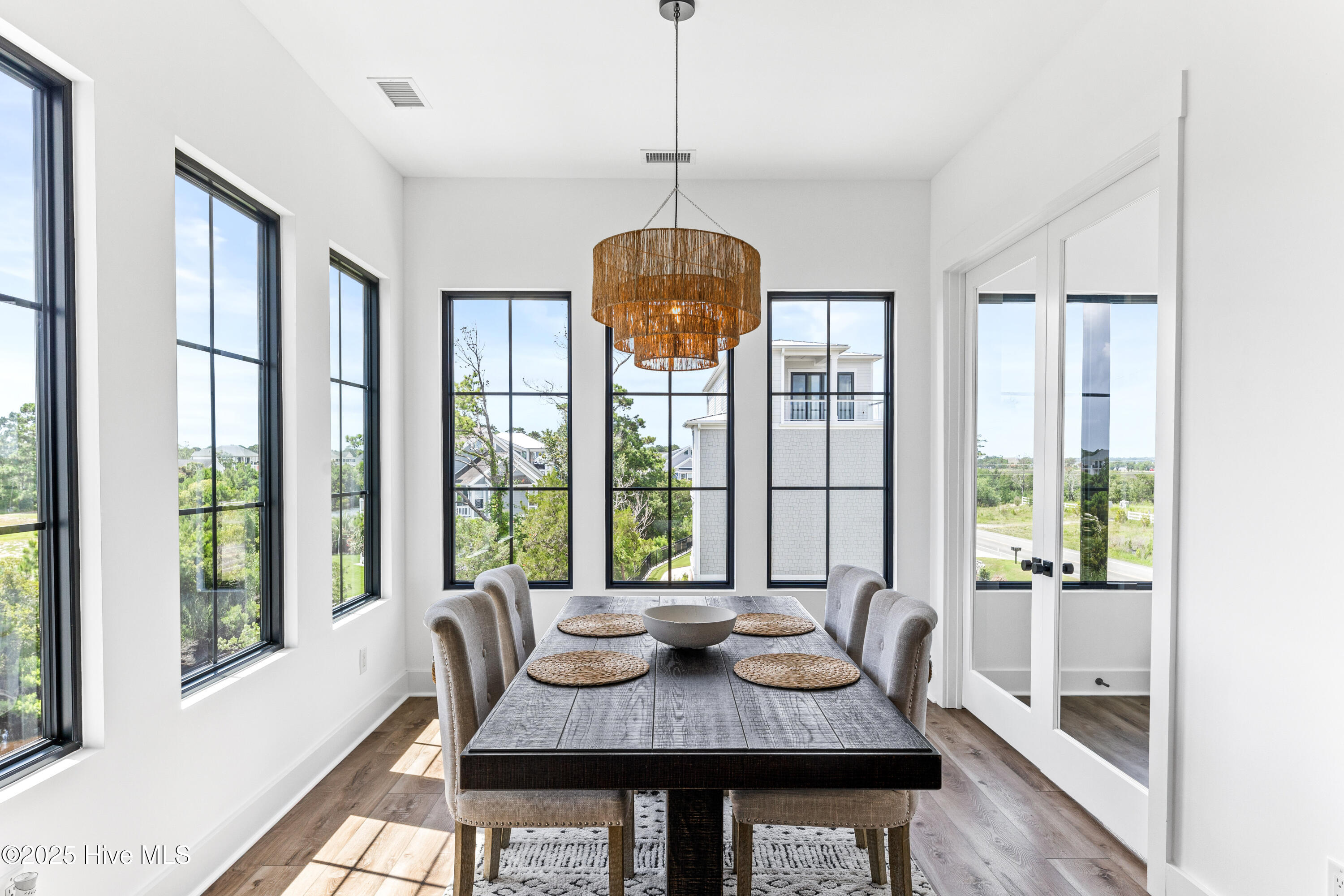 100534624 | Photo 13