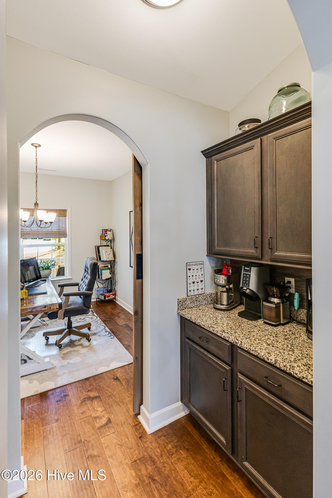 100559447 | Photo 15