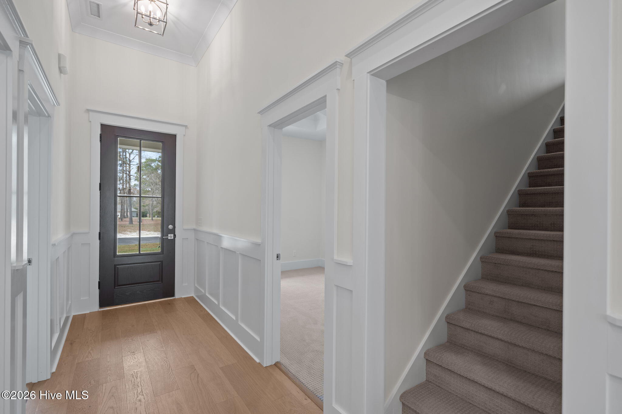 100564370 | Photo 26