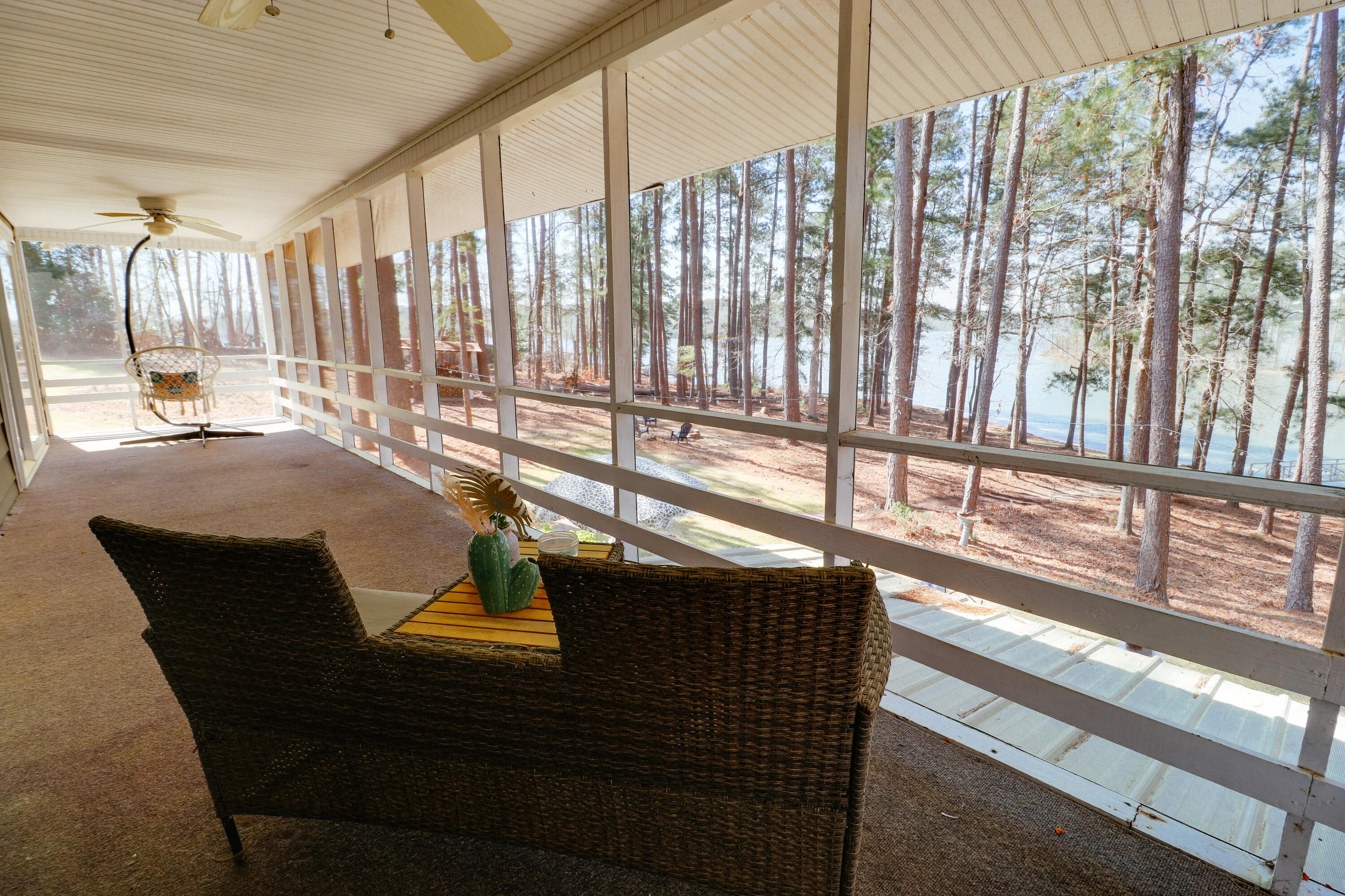 1061 Delaware Dr-24