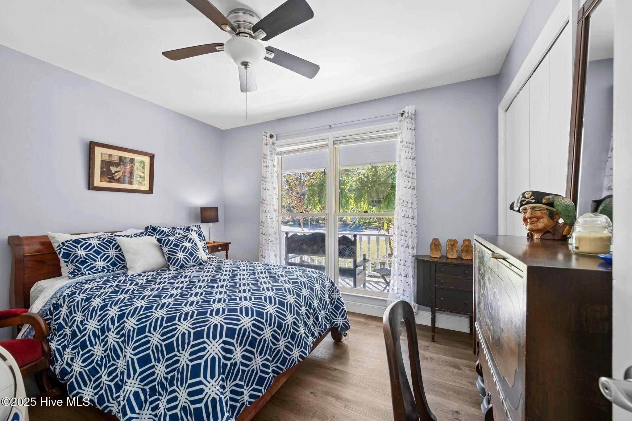 100563455 | Photo 18