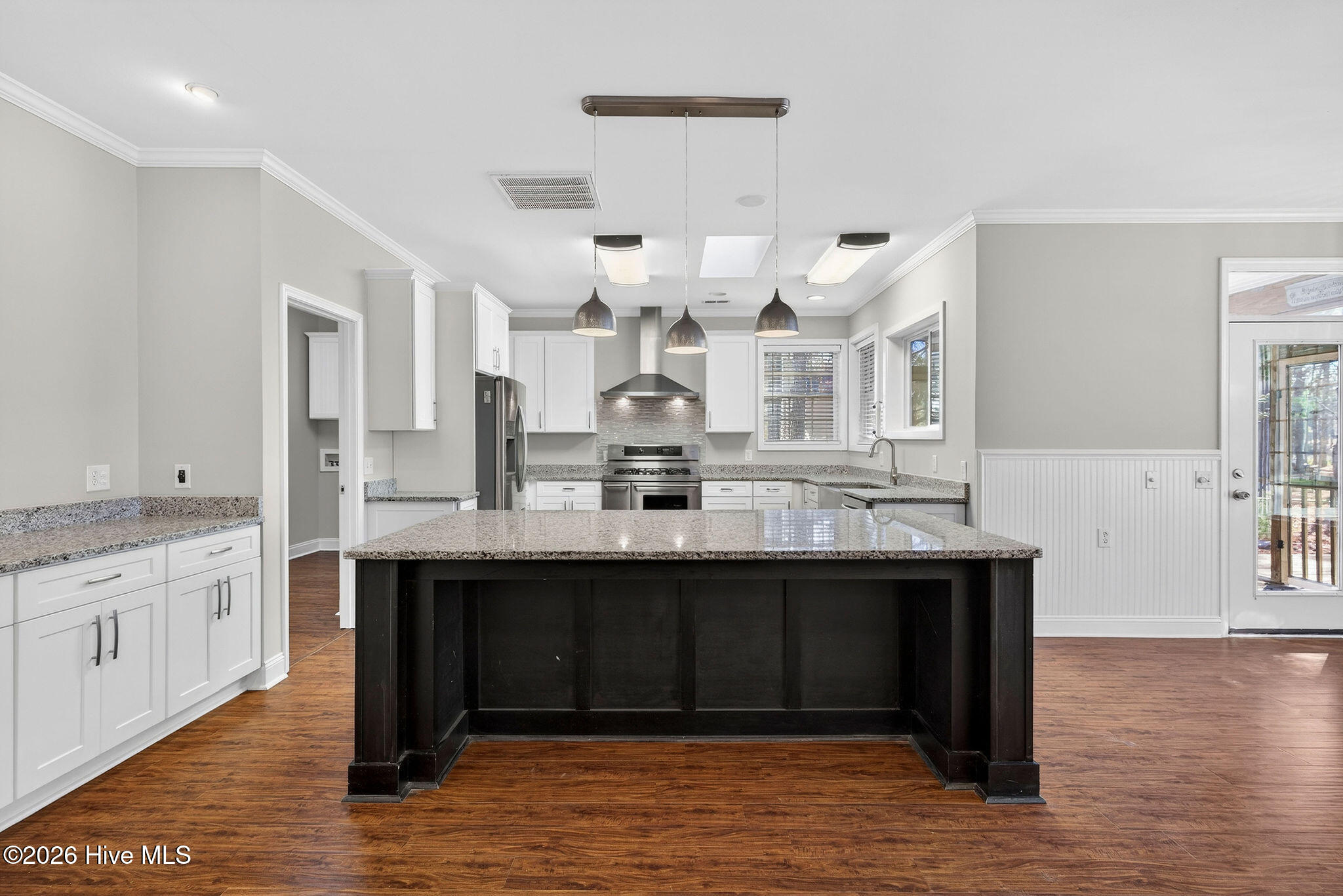 100549331 | Photo 27