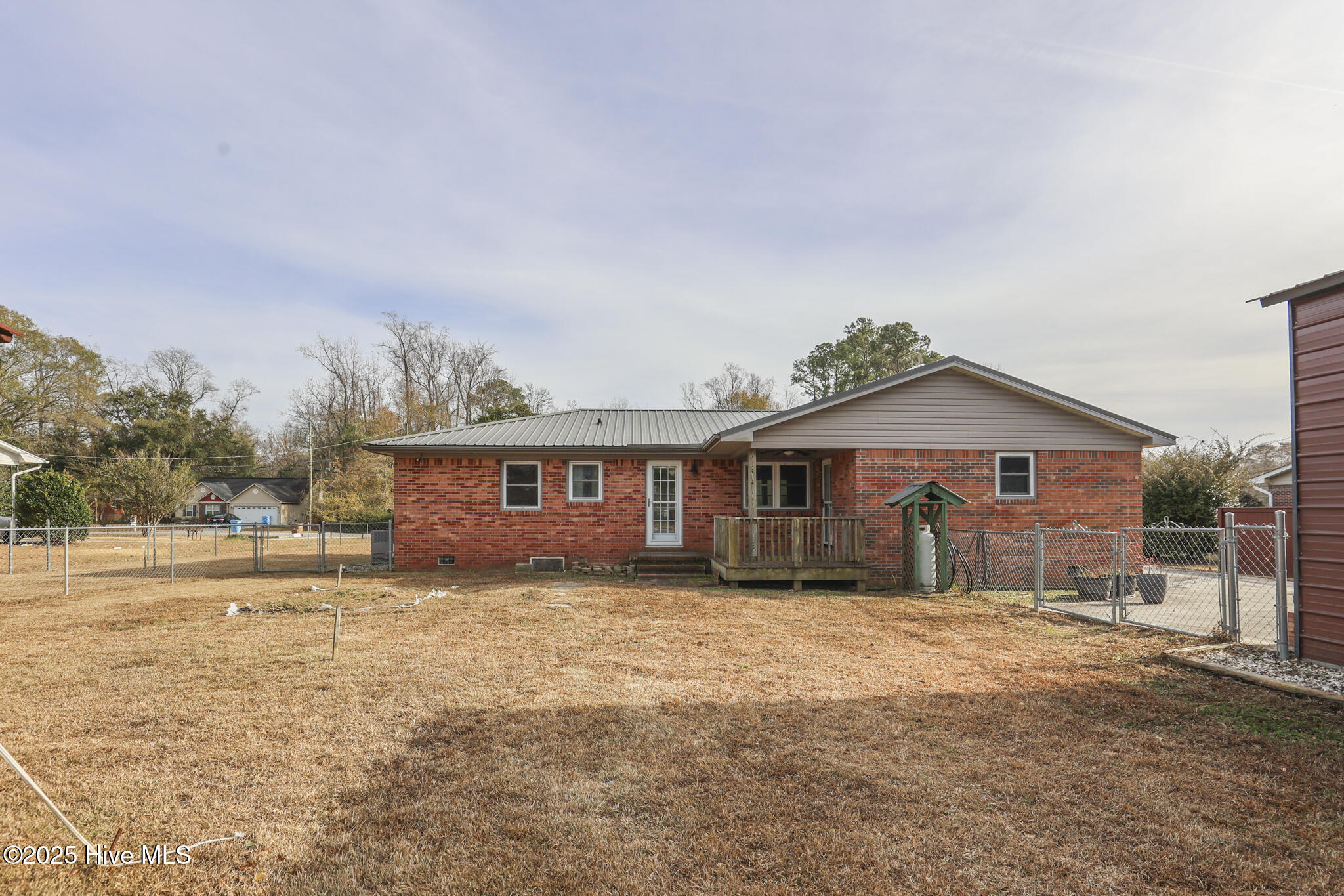 100553205 | Photo 37