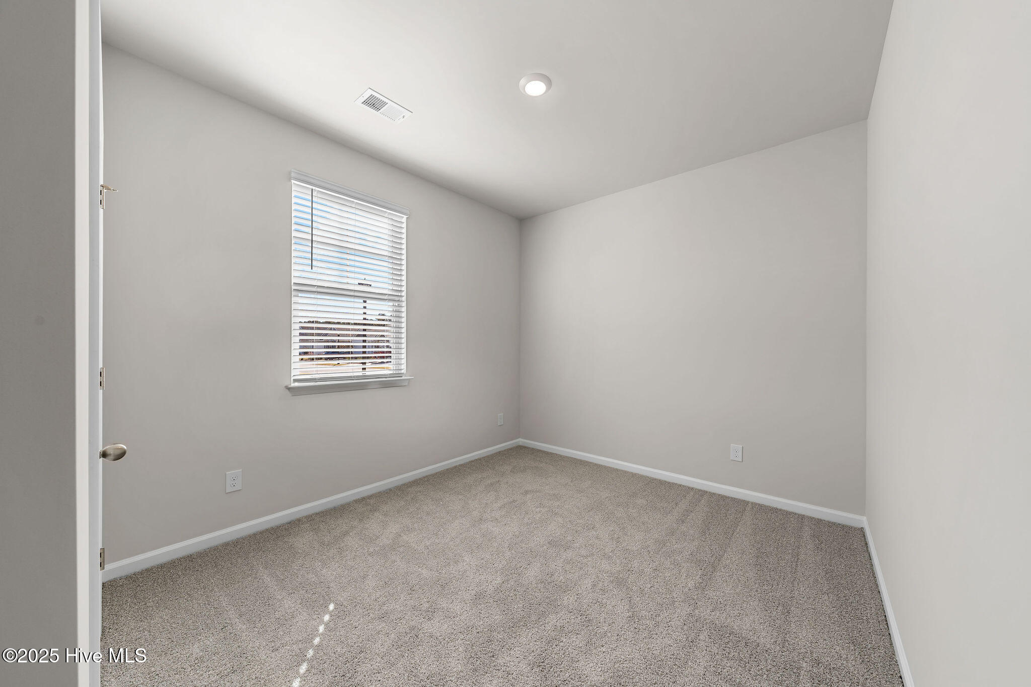 100539912 | Photo 11