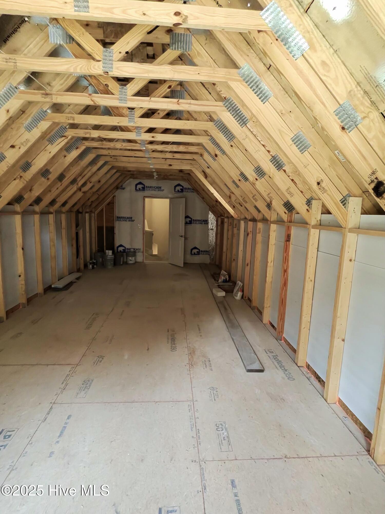 100518312 | Photo 27