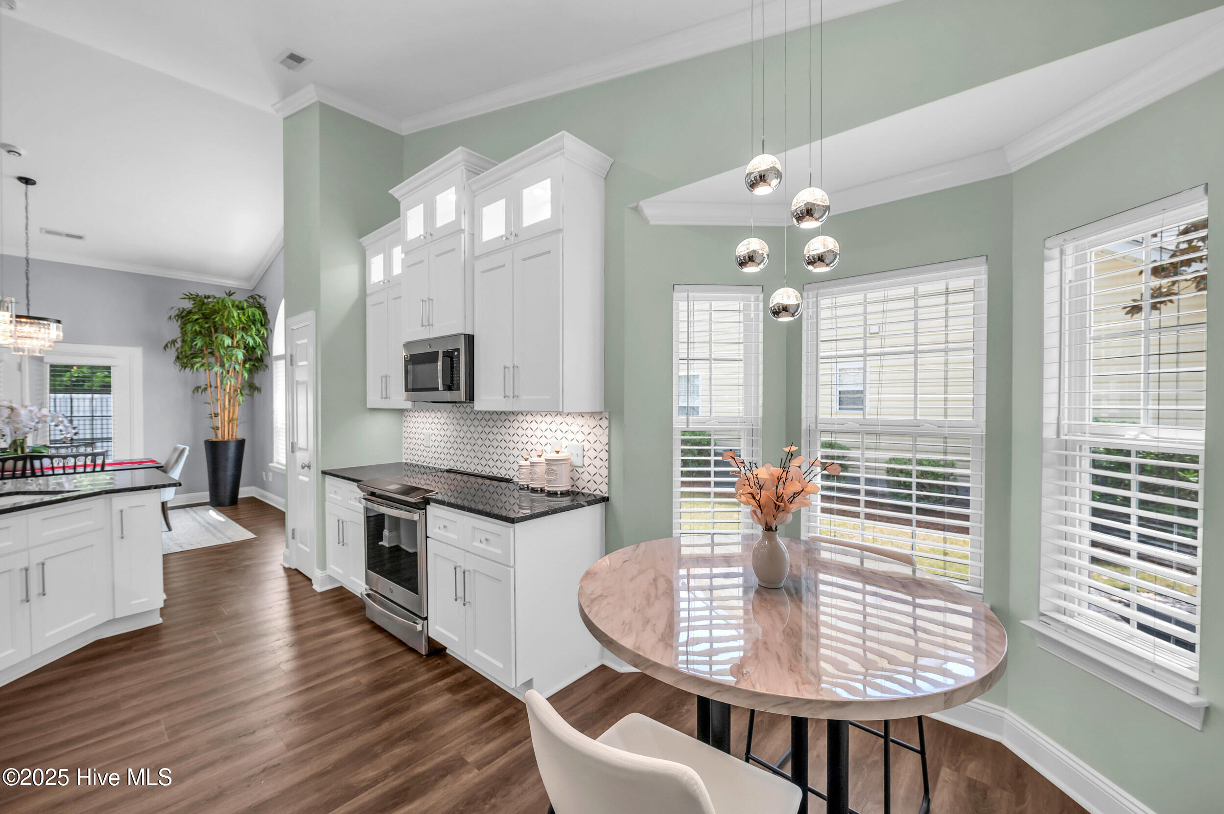 100540826 | Photo 13