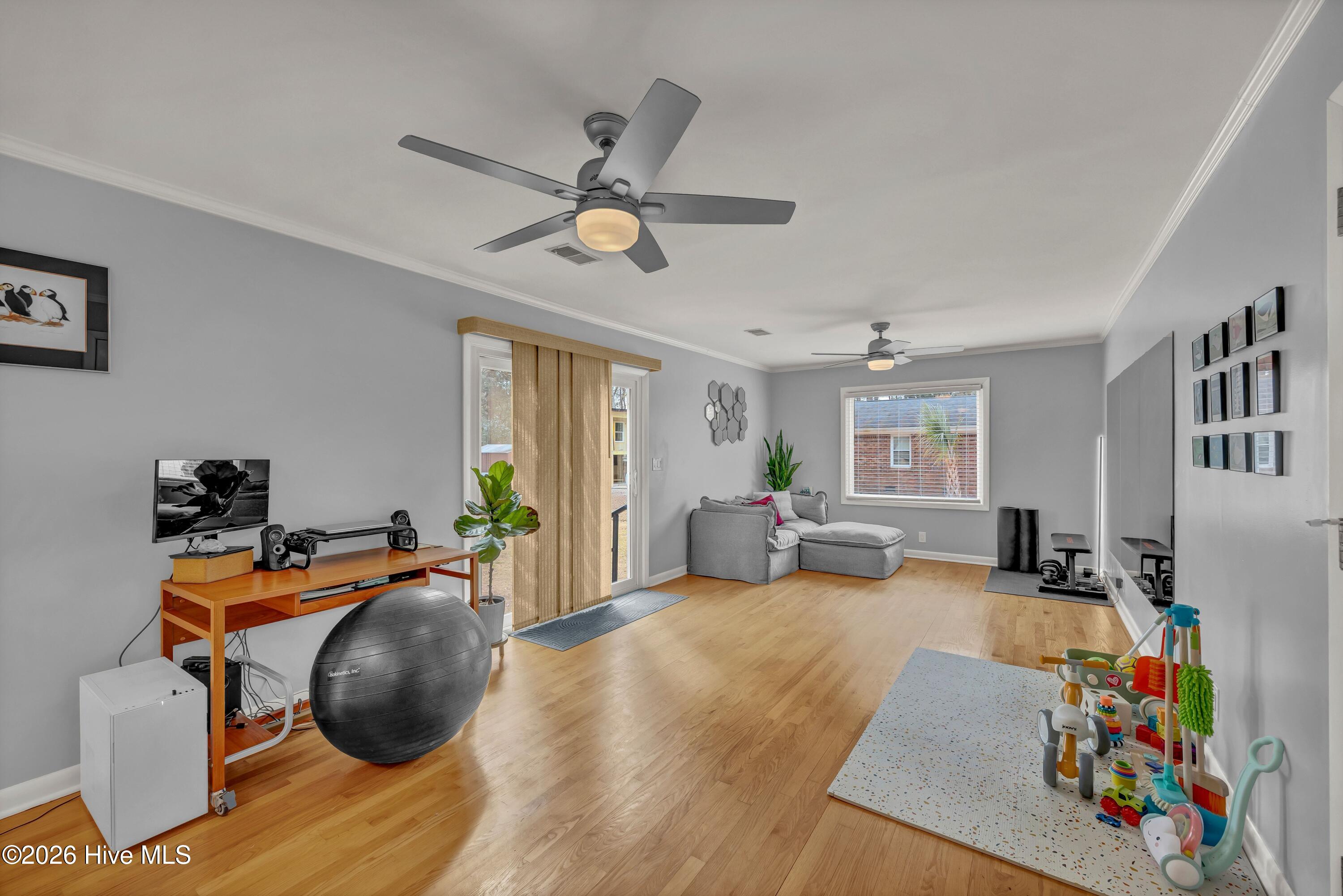 100555704 | Photo 14