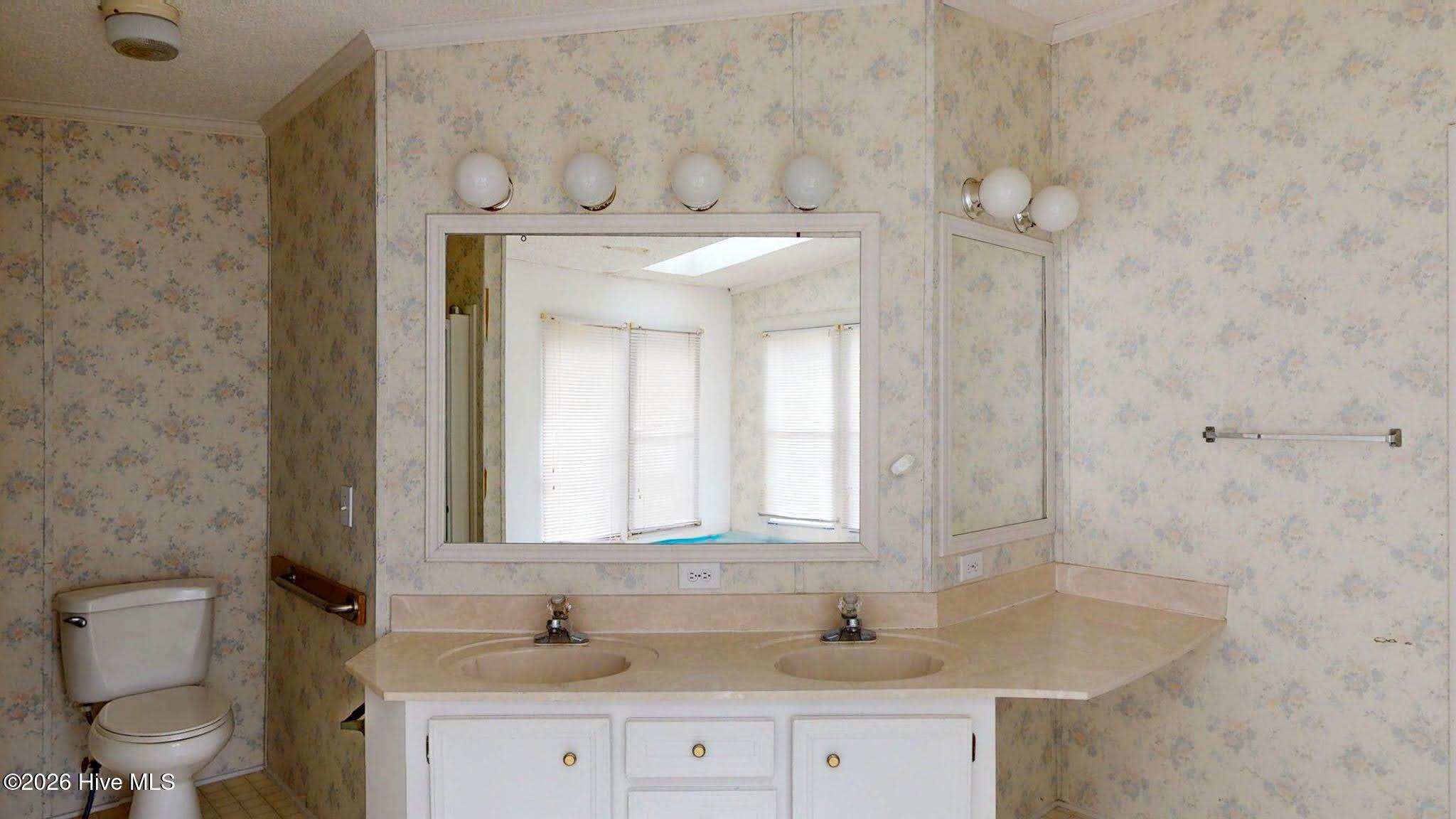 100563079 | Photo 16