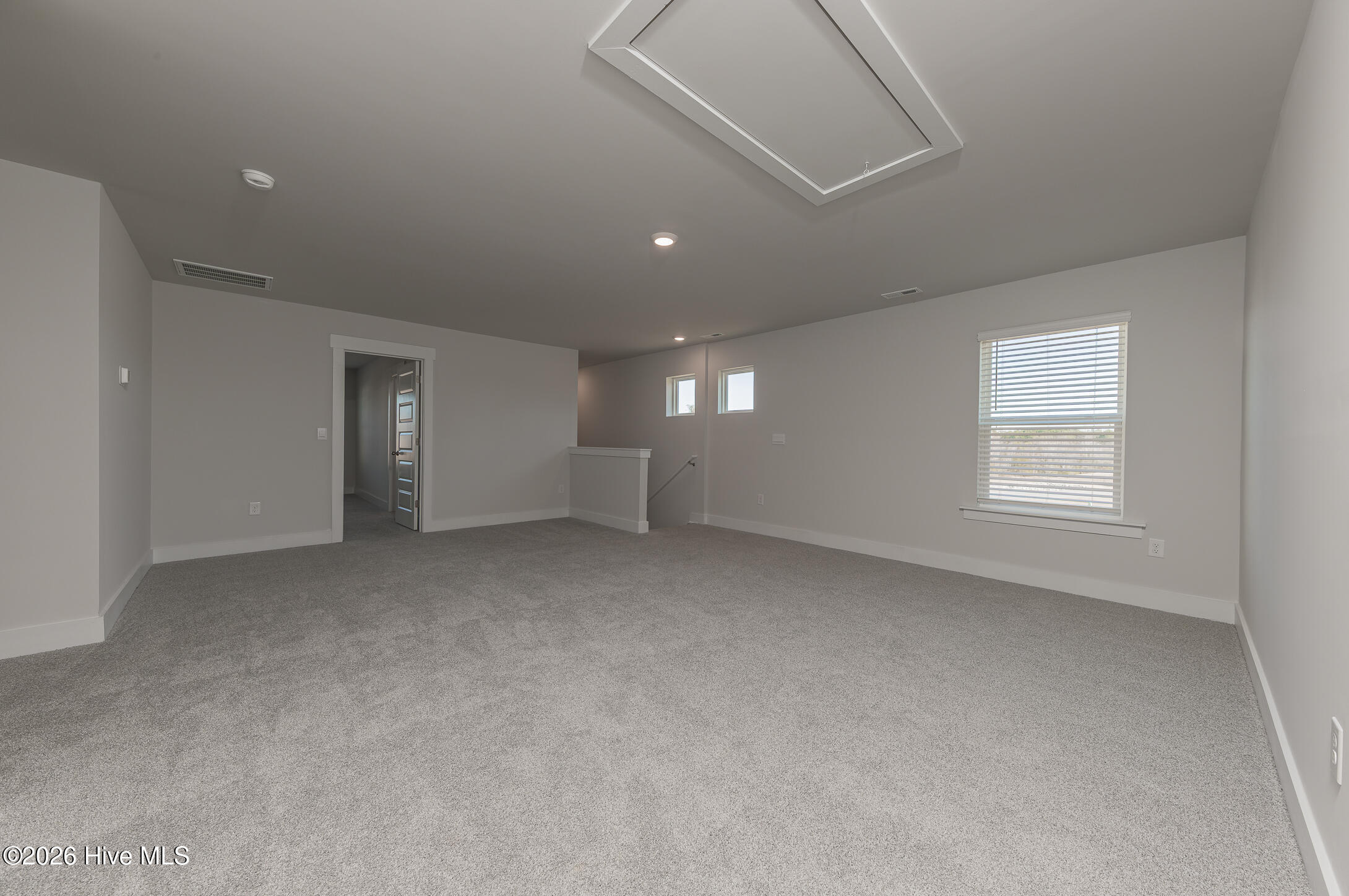 100547064 | Photo 33