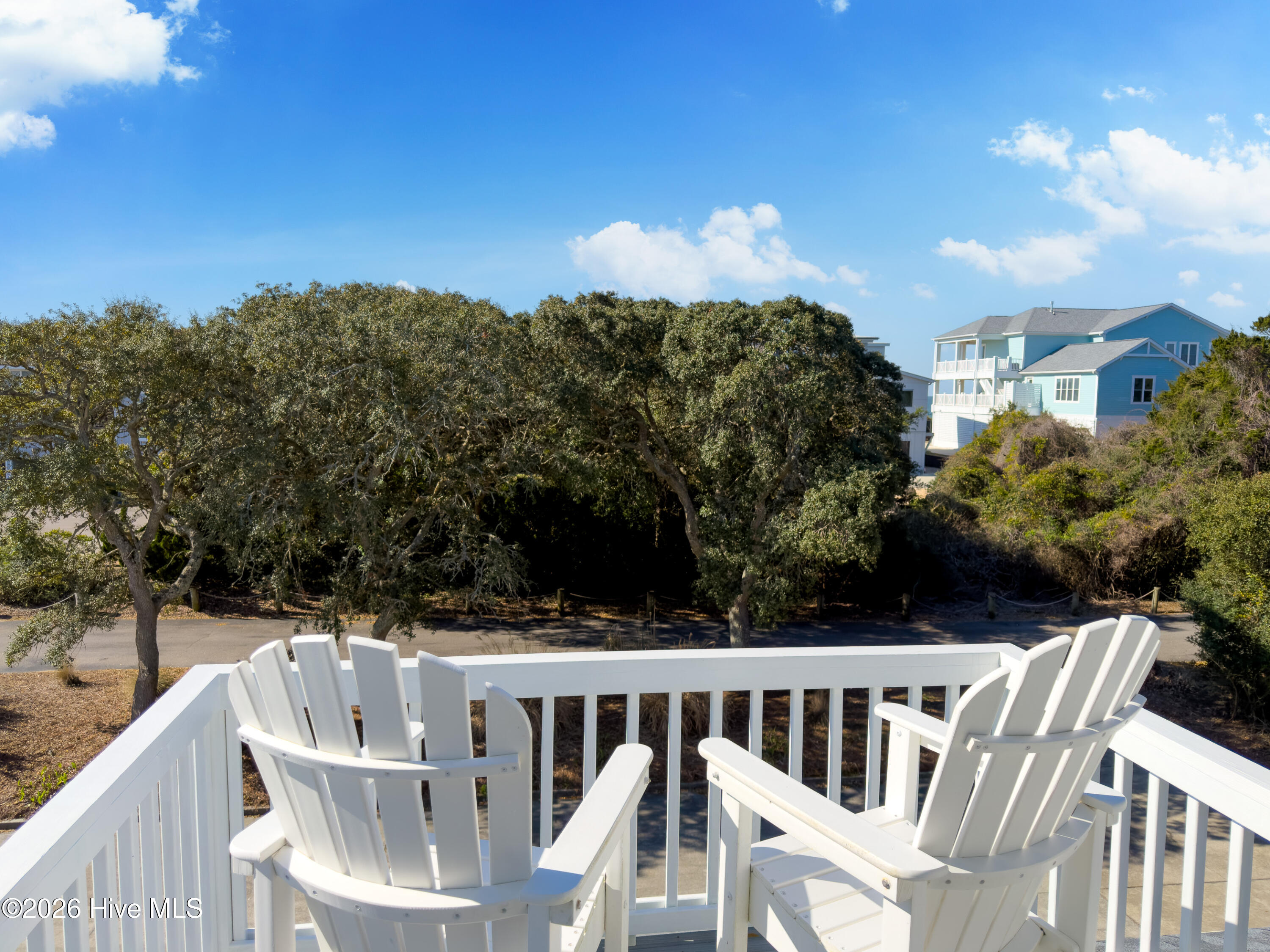 100561643 | Photo 37