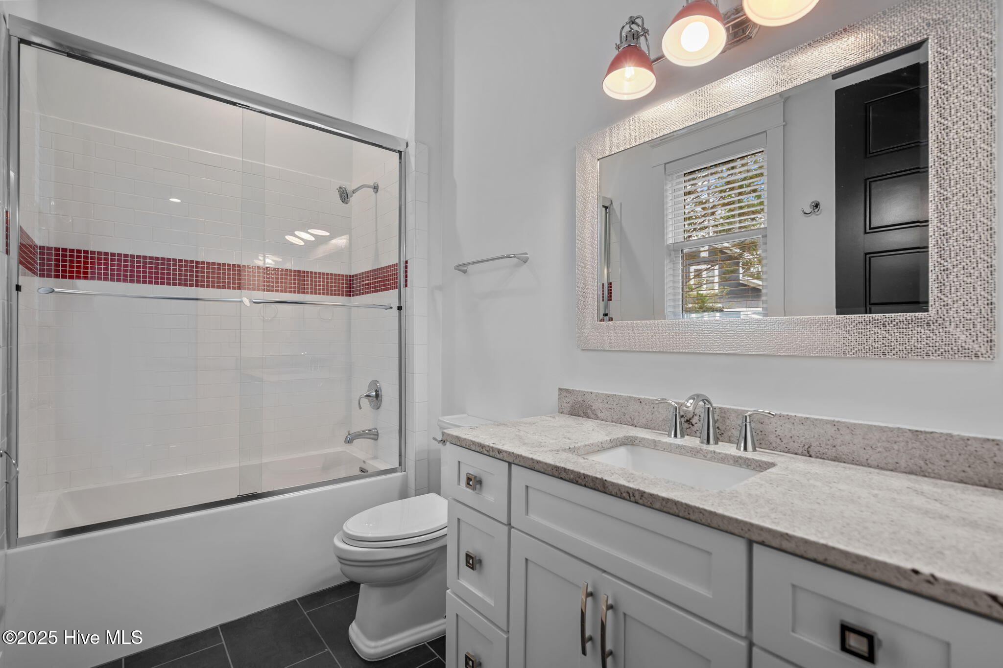 100532333 | Photo 52