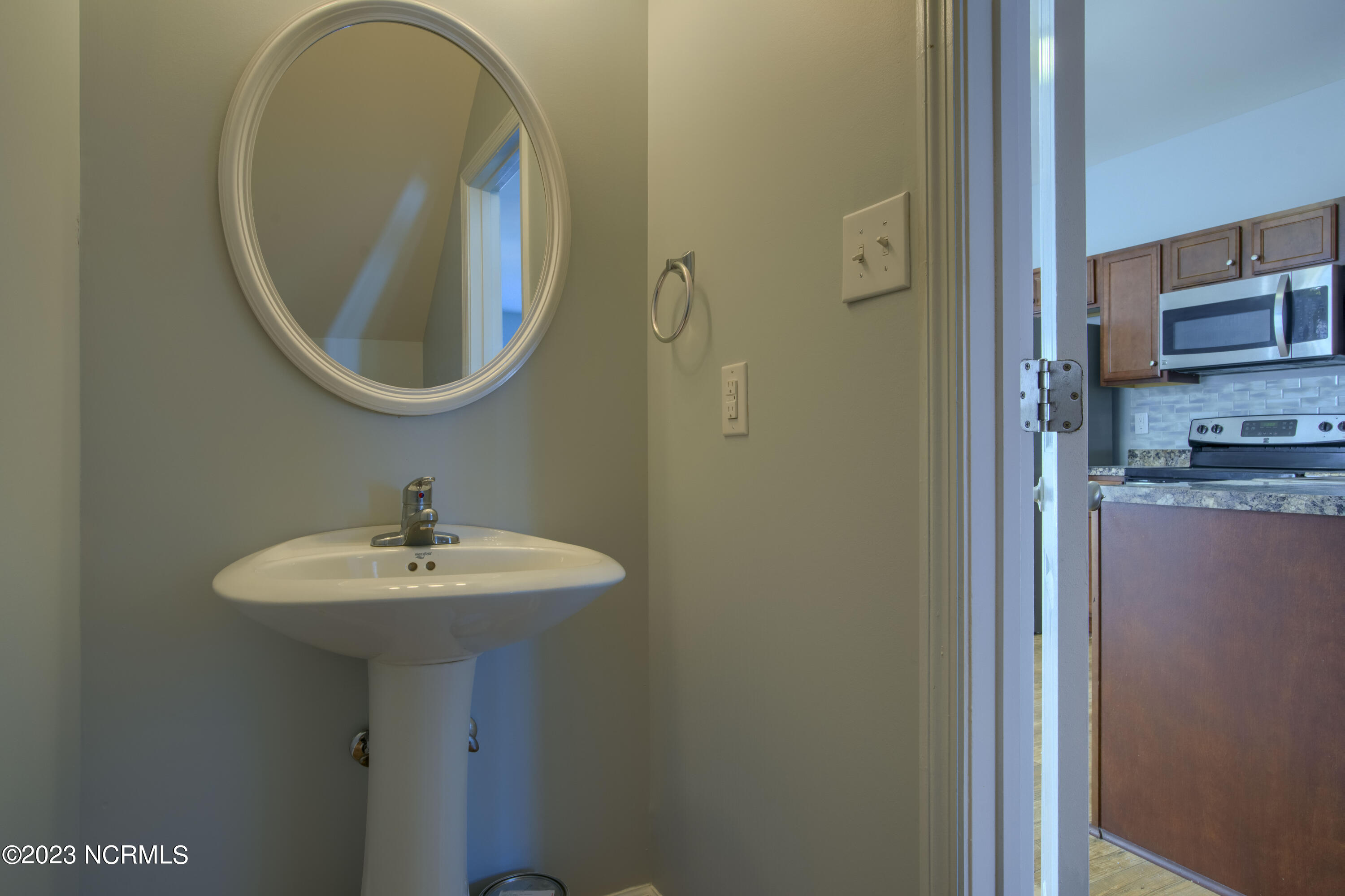 100534630 | Photo 26