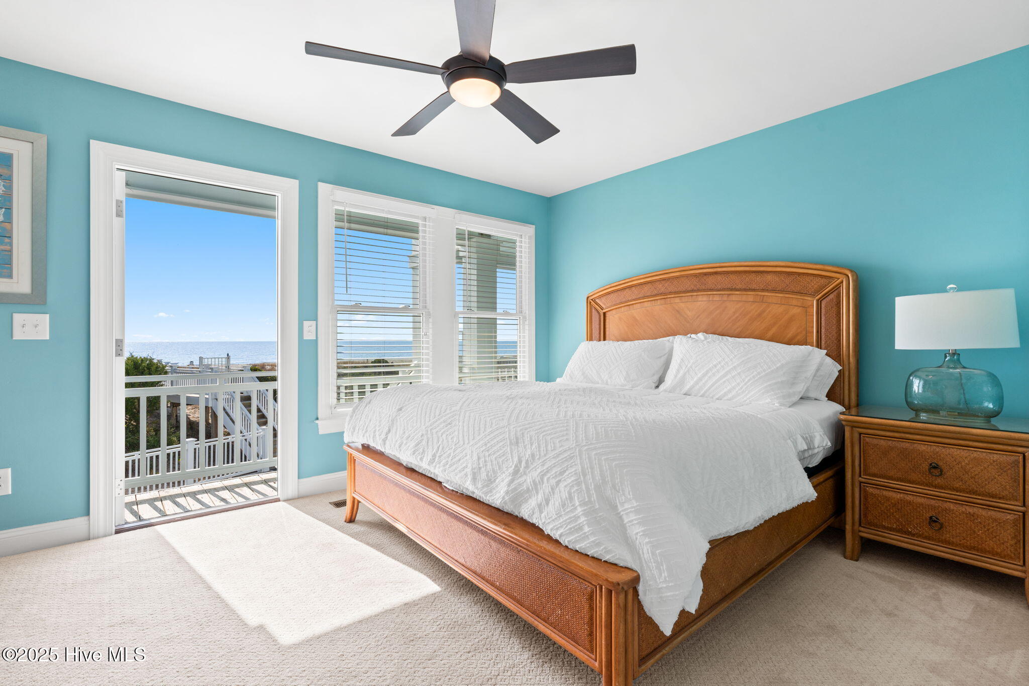 100542576 | Photo 49