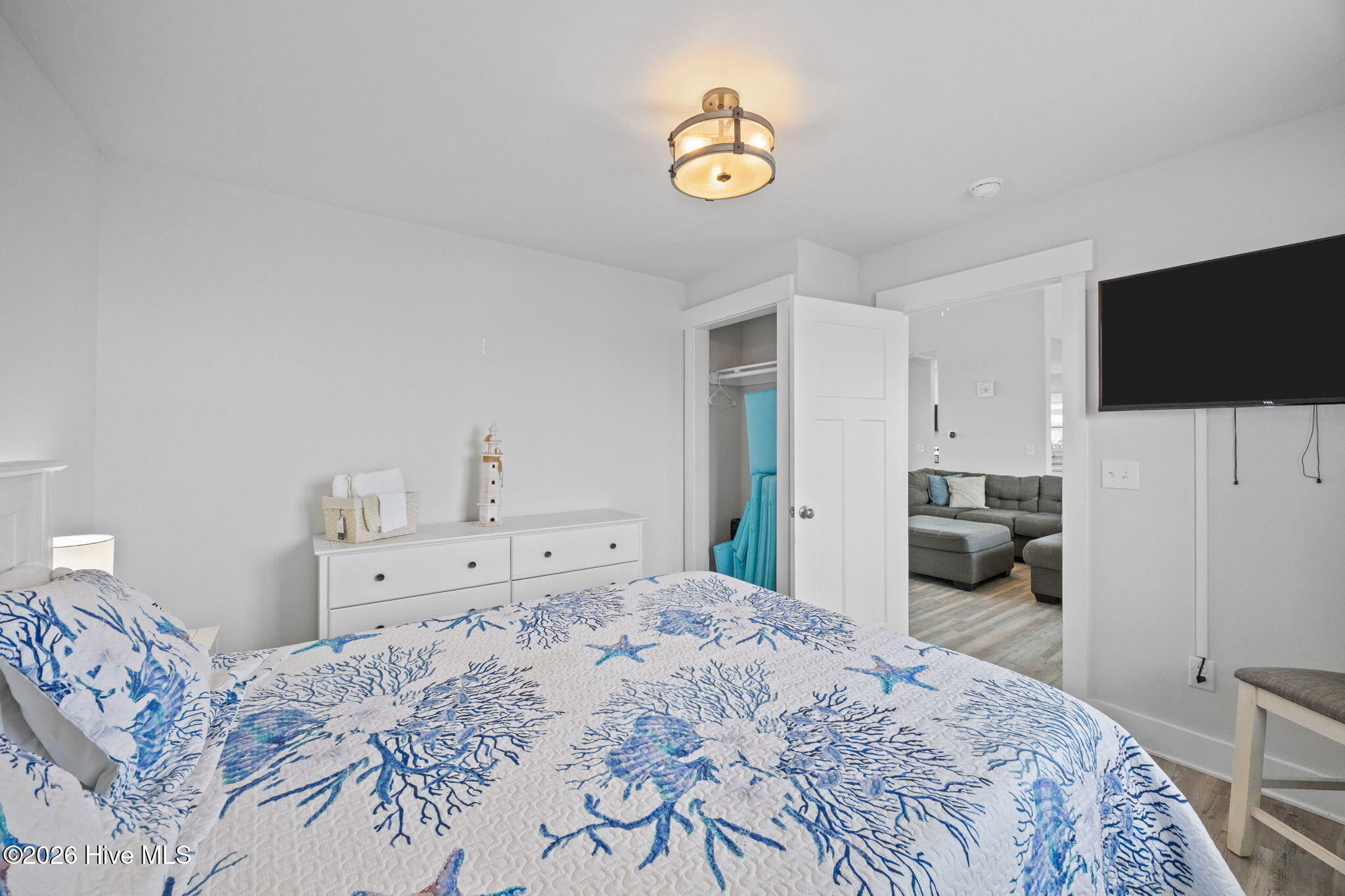 100557334 | Photo 18