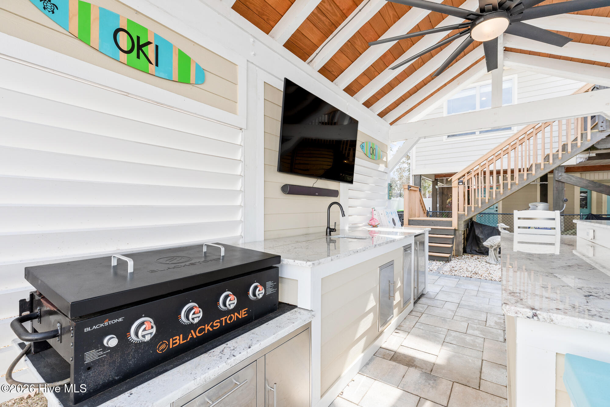 100554367 | Photo 50