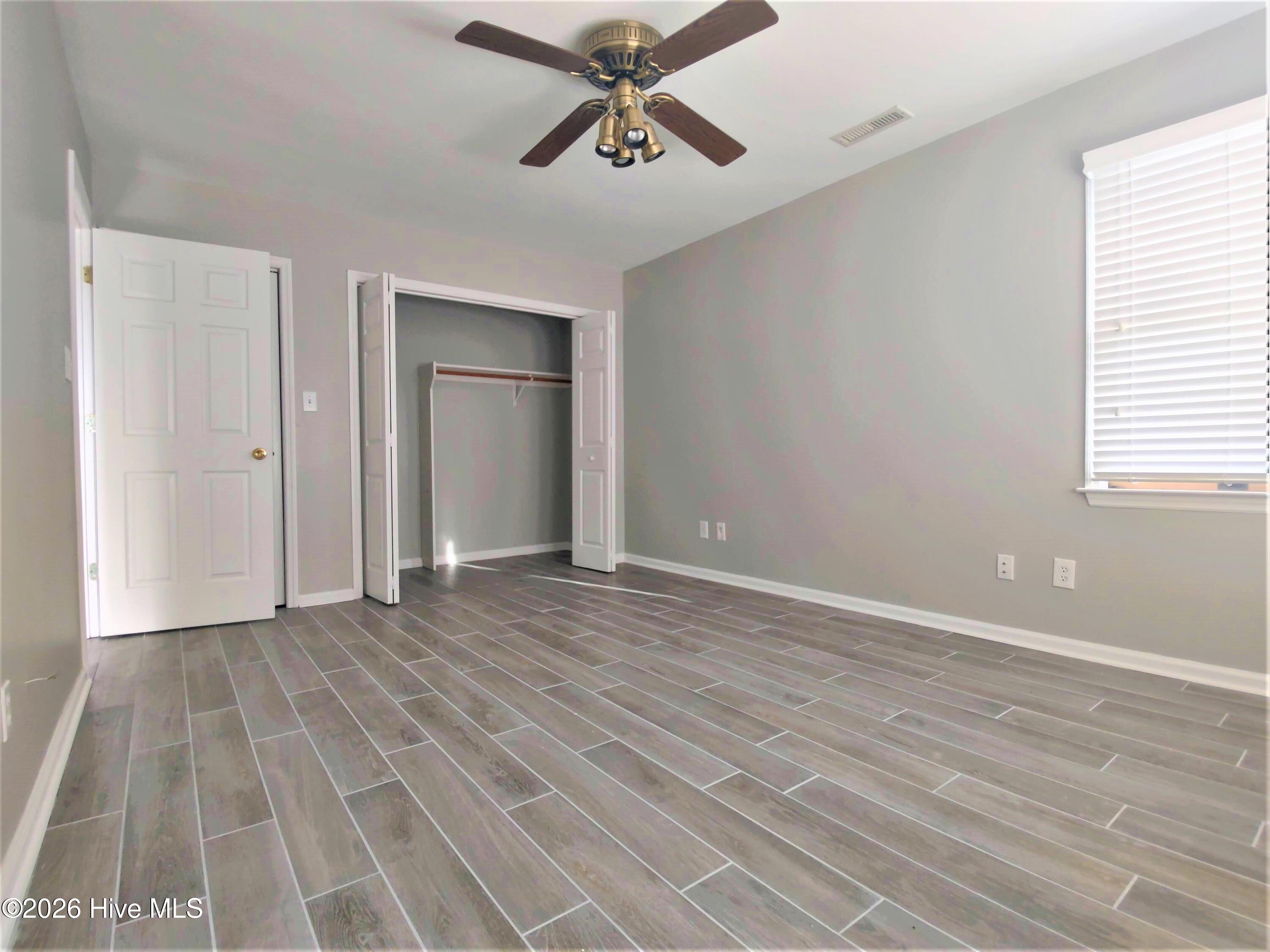 100553639 | Photo 16