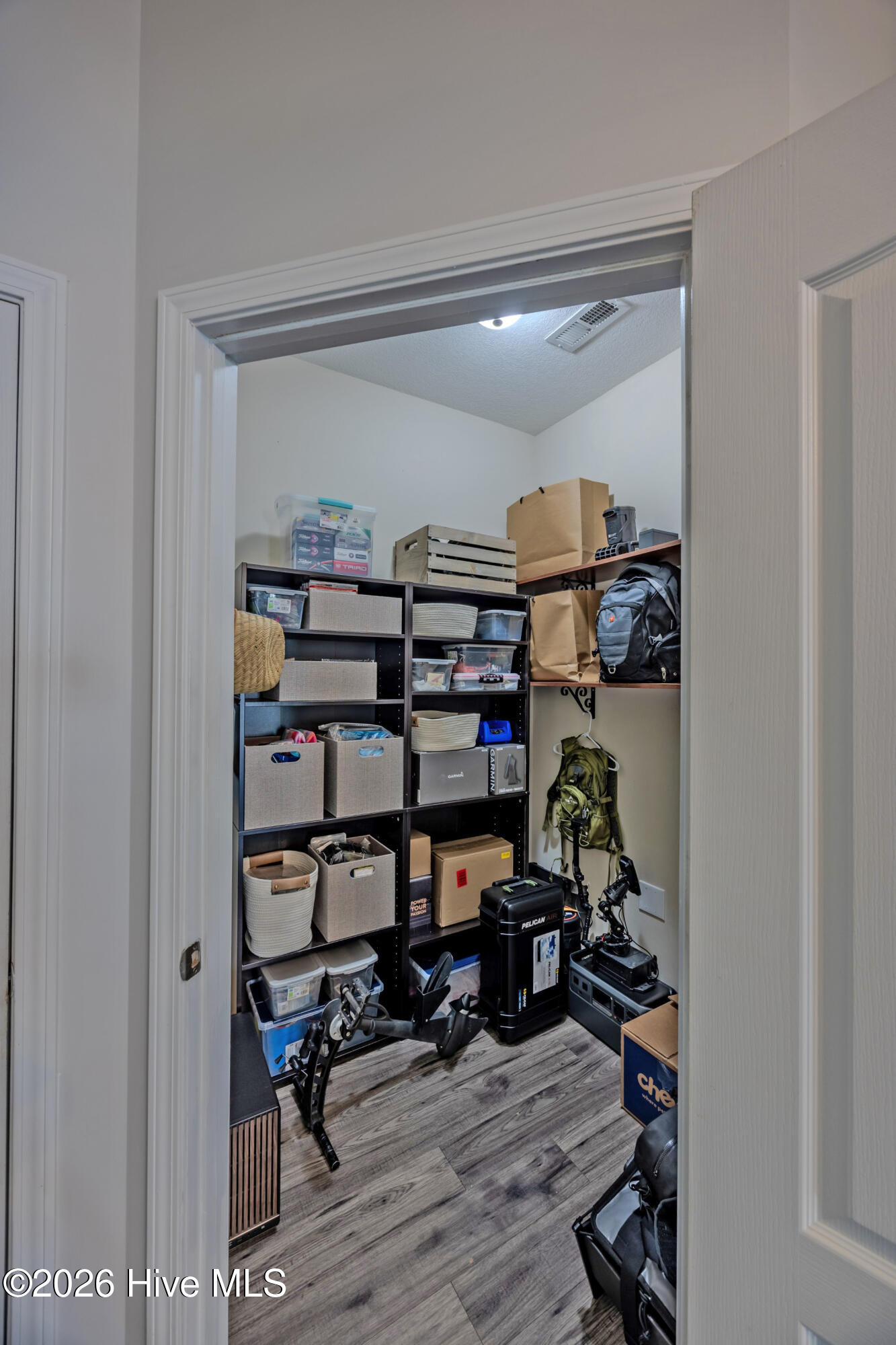 100562922 | Photo 50