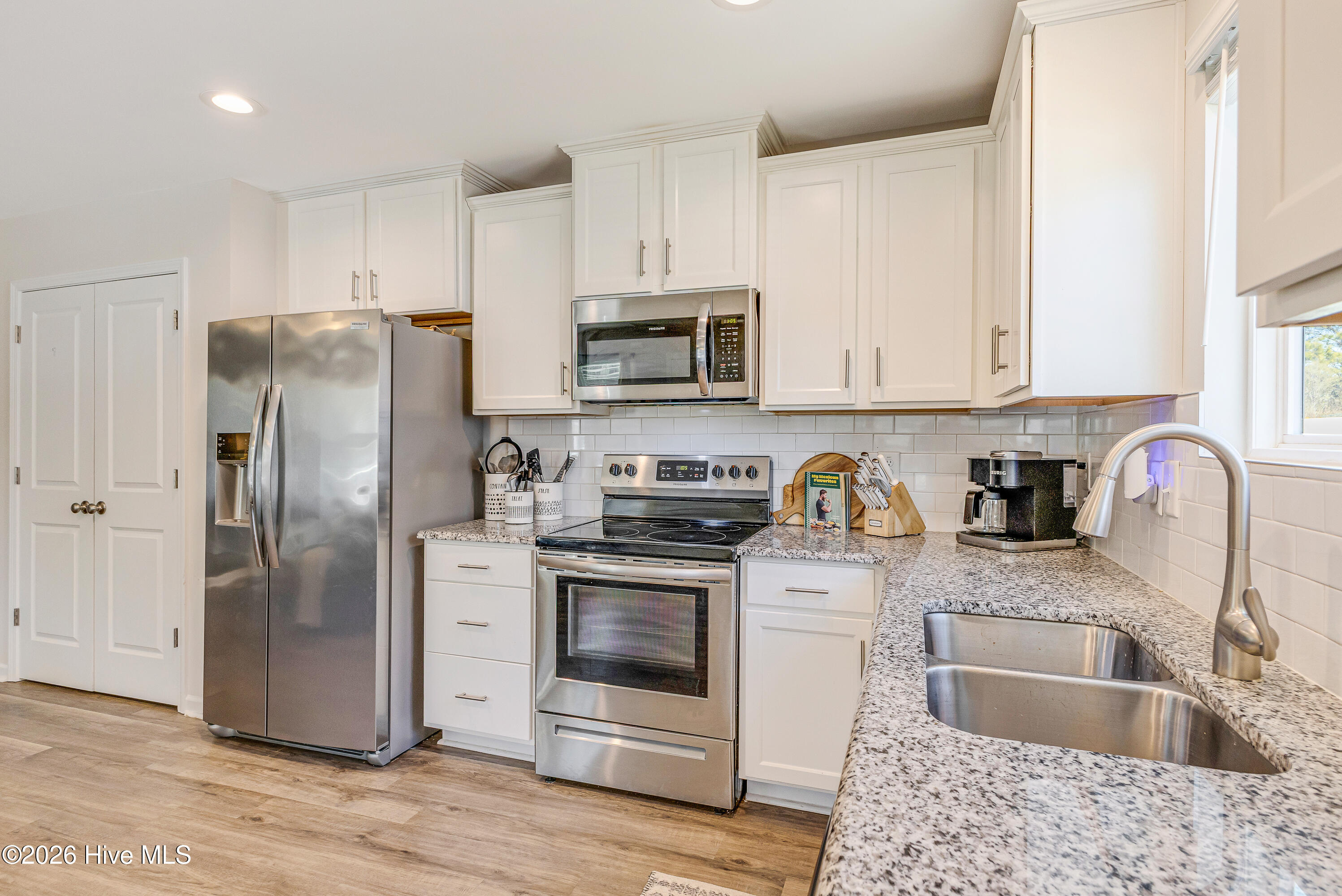 100553713 | Photo 19