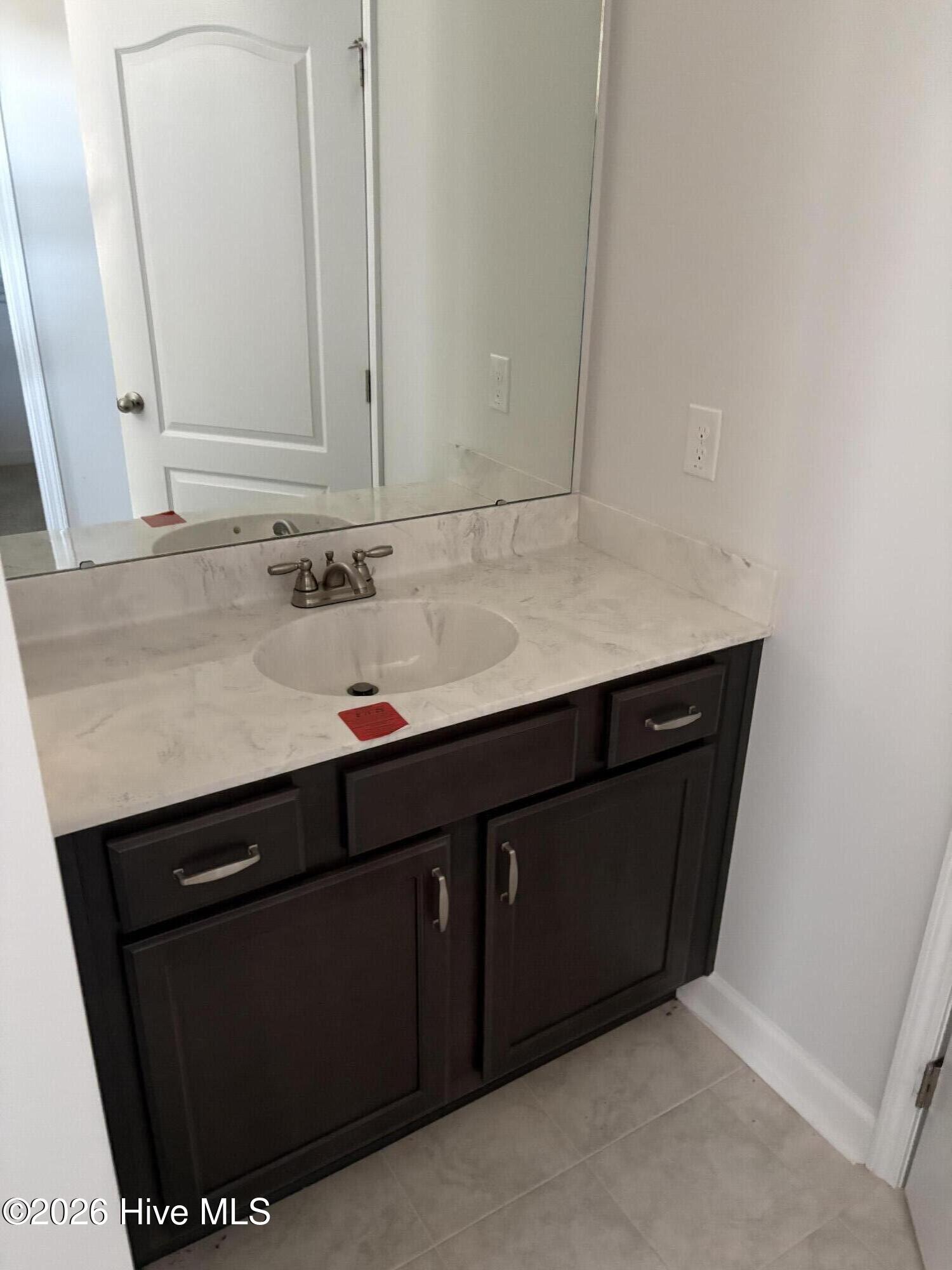 100563283 | Photo 33