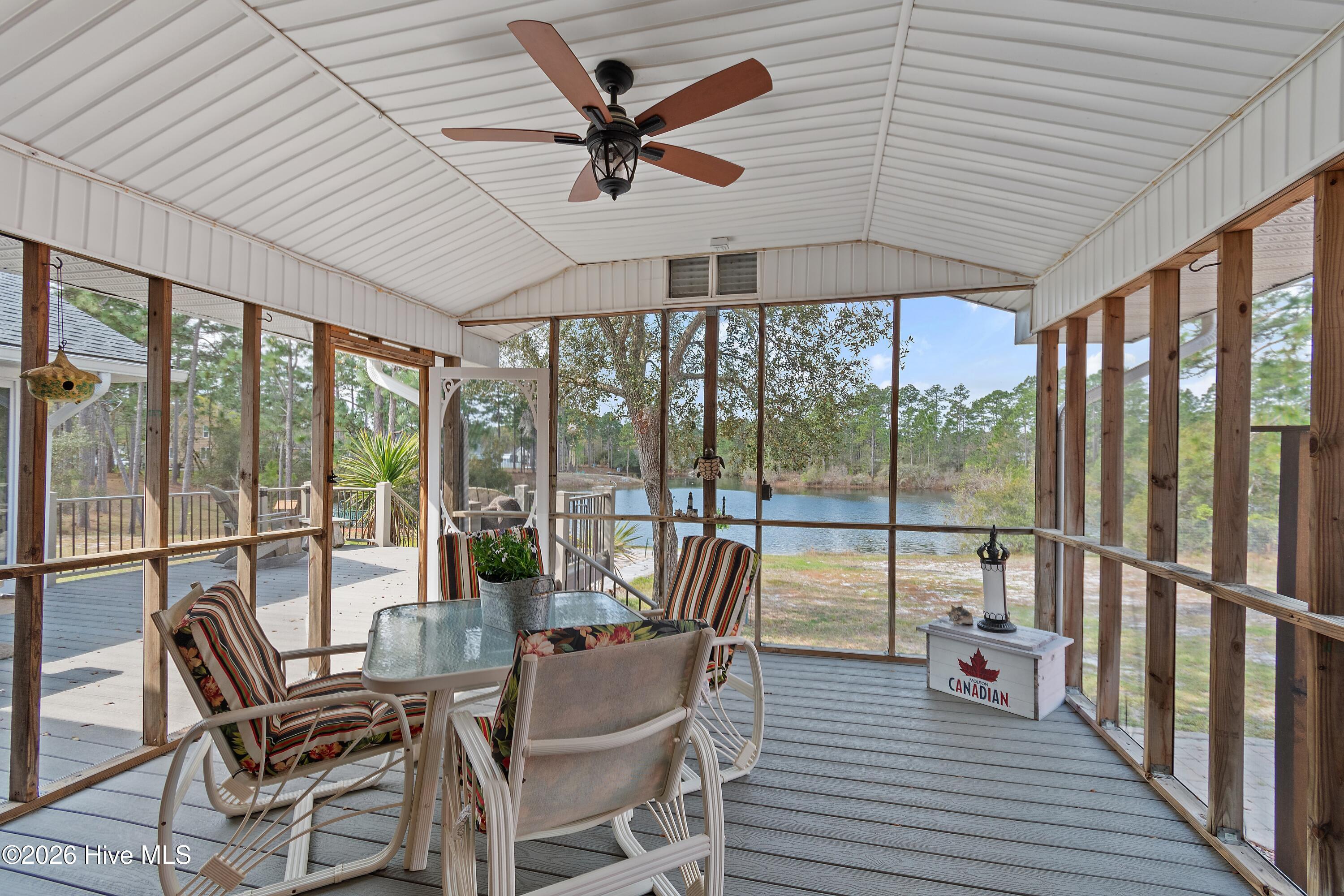 100564925 | Photo 24