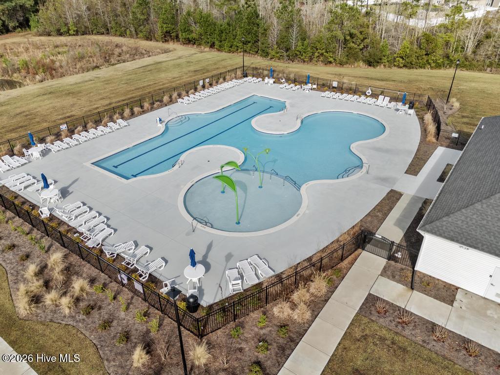 100560376 | Photo 59