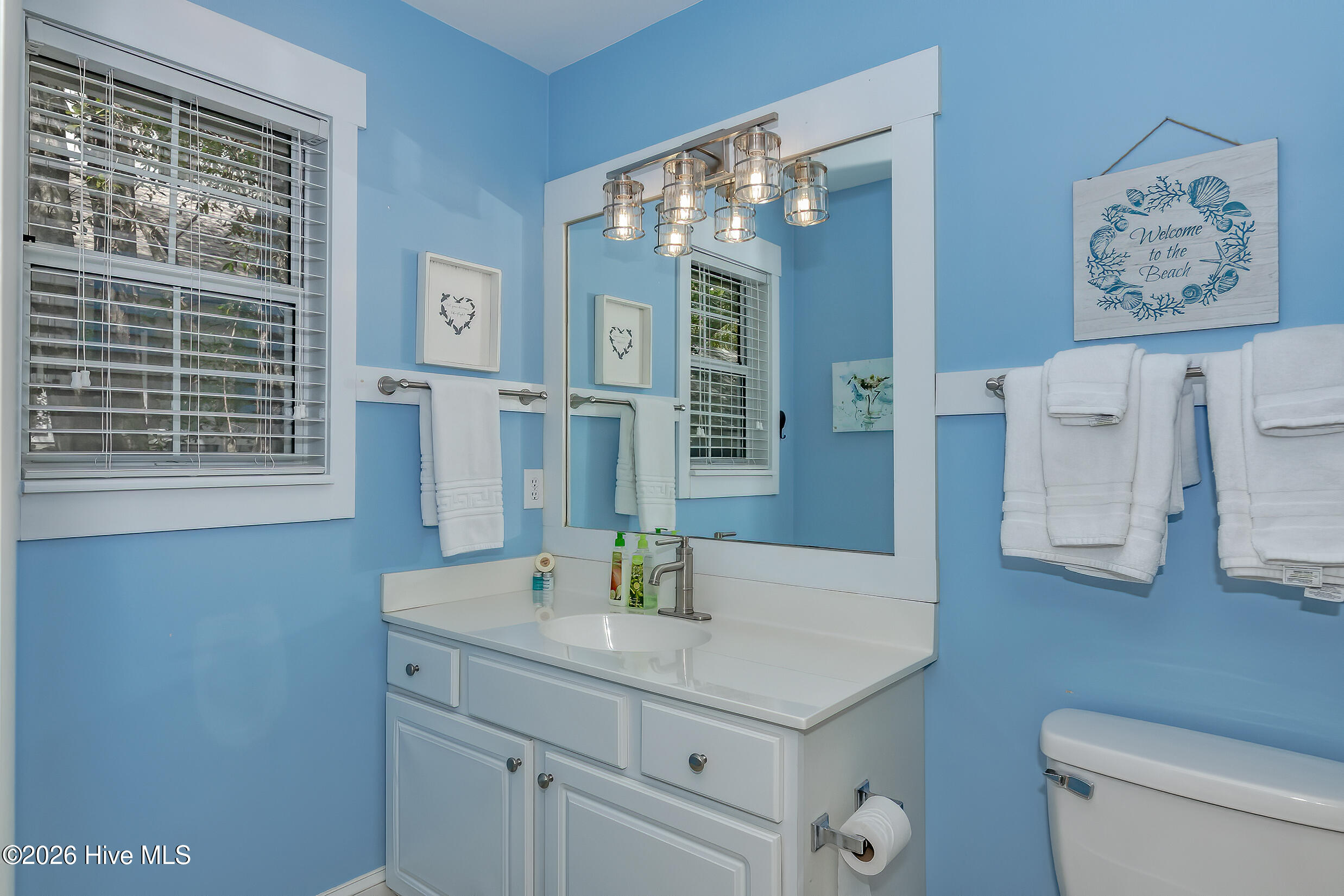 100557285 | Photo 32